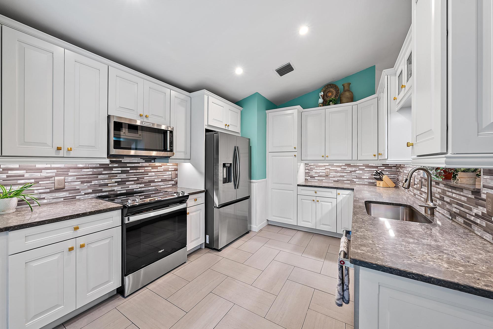 112 Spoonbill Court