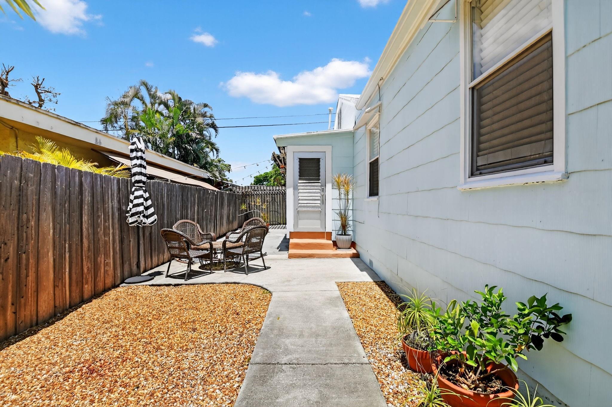 927 Mcintosh Street