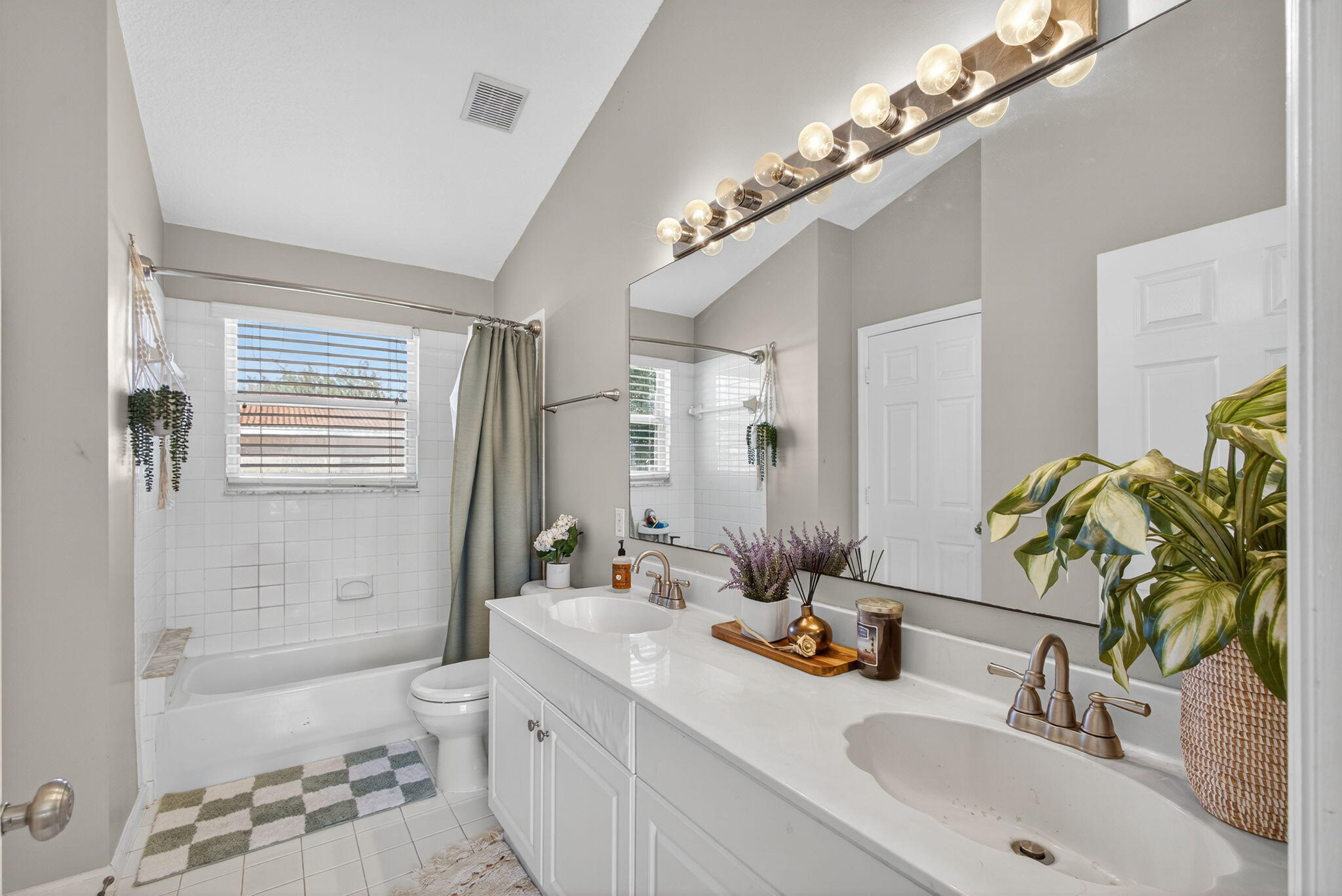 279 Live Oak Lane