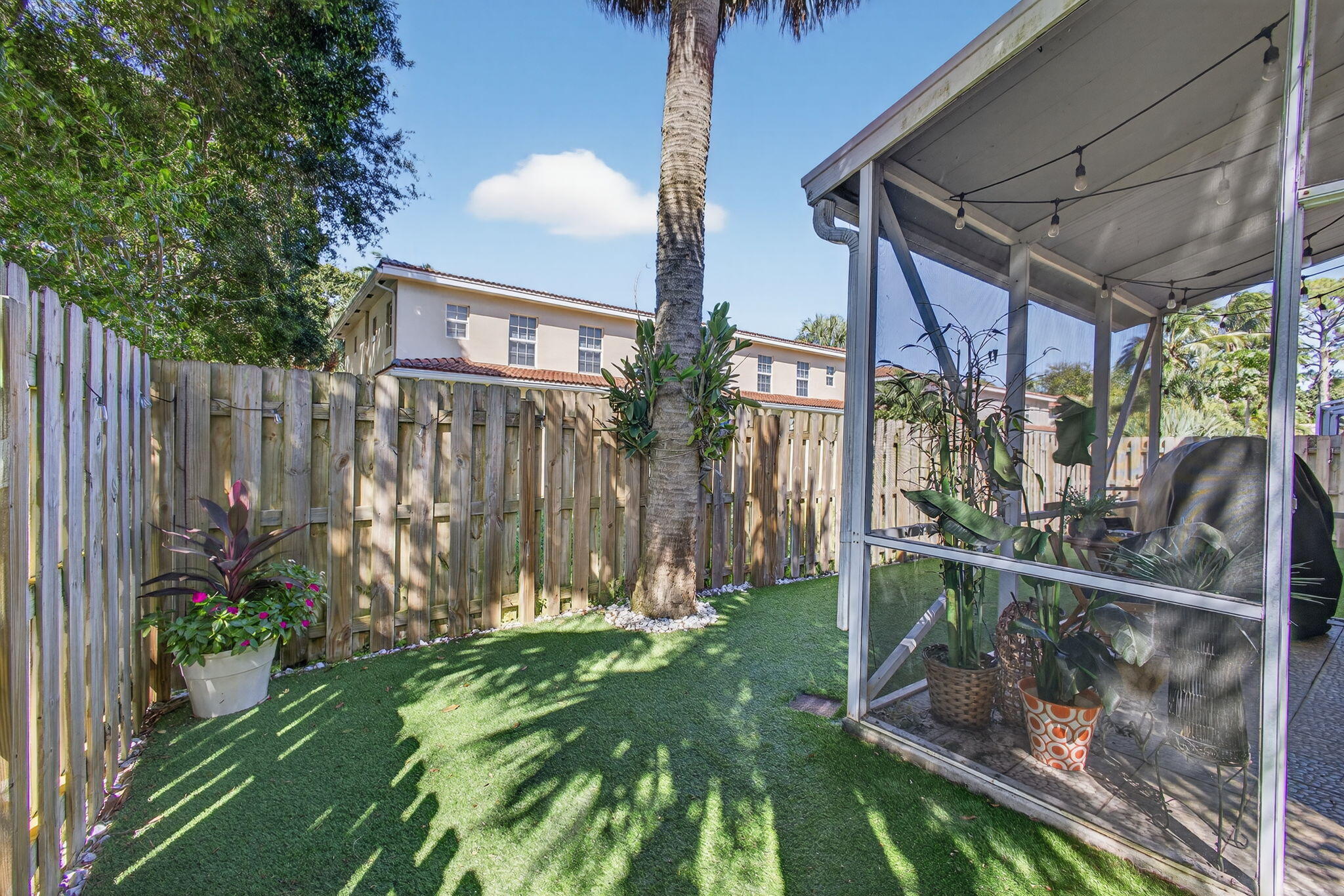 279 Live Oak Lane
