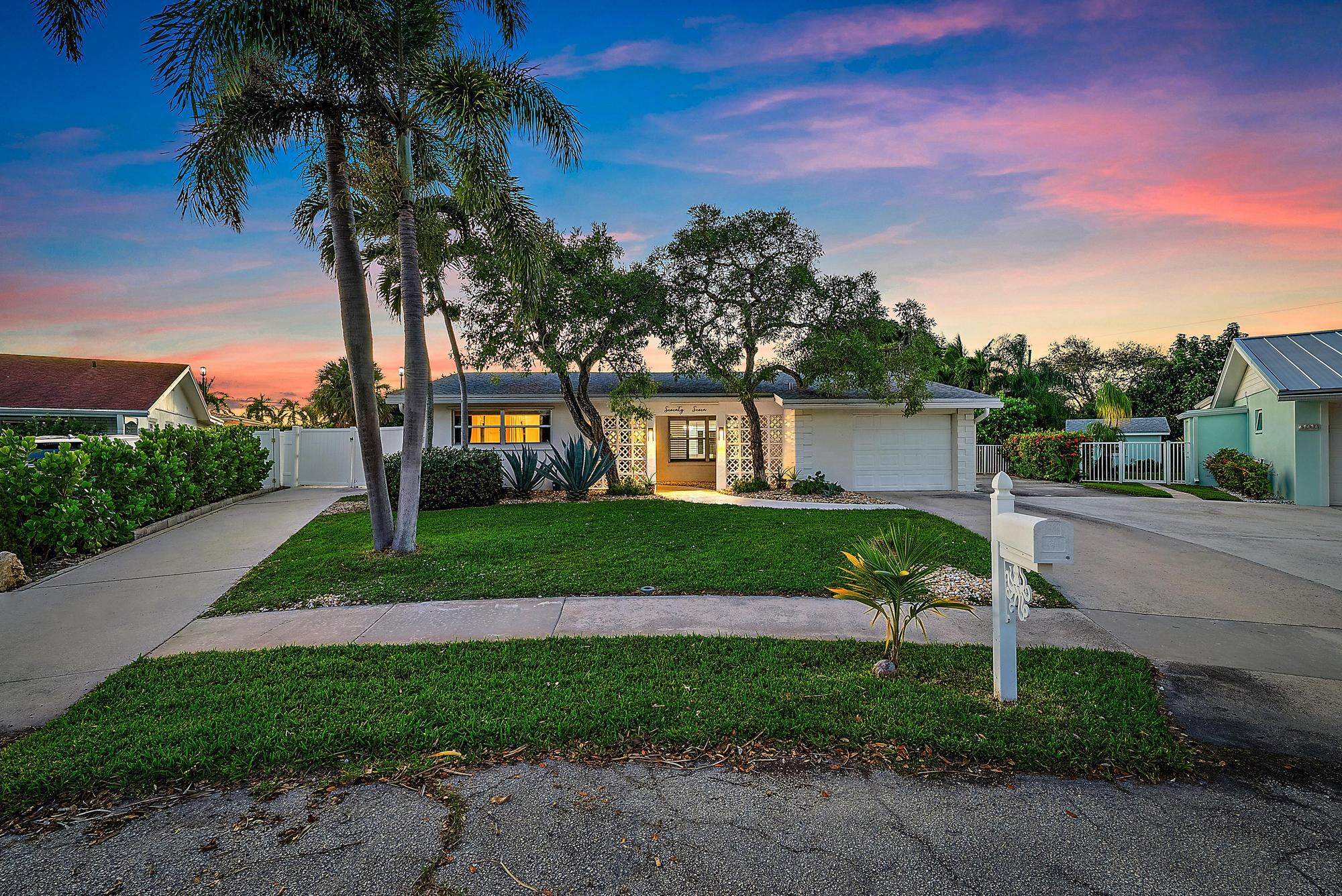 77 Holly Circle | Tequesta, Florida