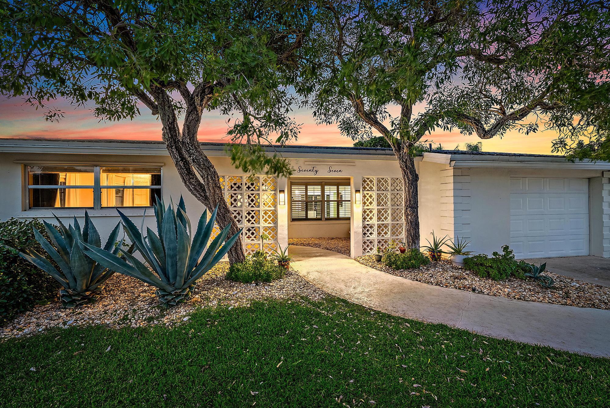 77 Holly Circle | Tequesta, Florida