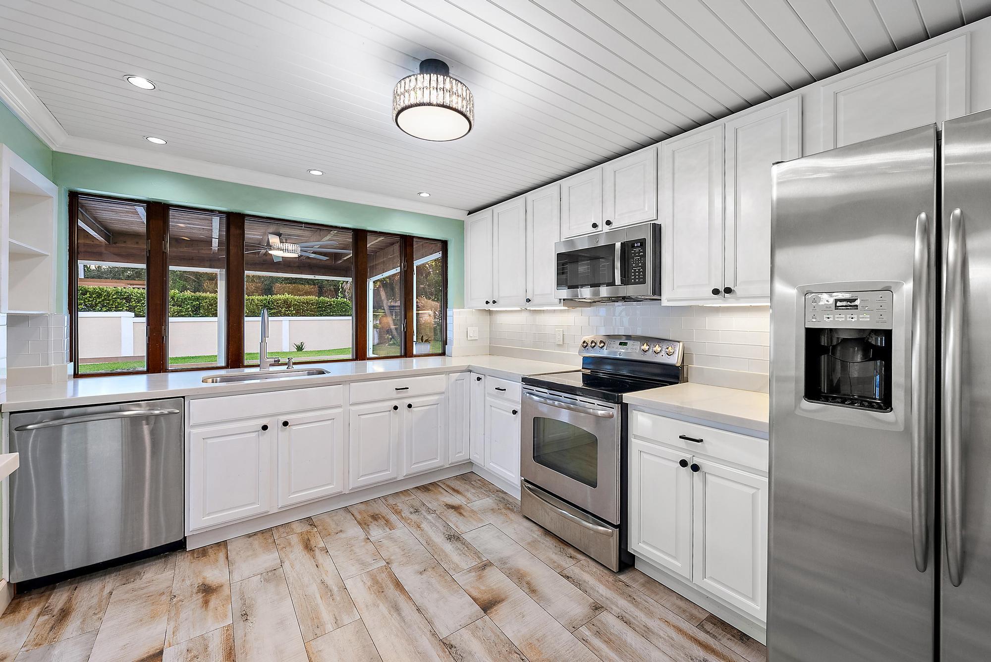 77 Holly Circle | Tequesta, Florida