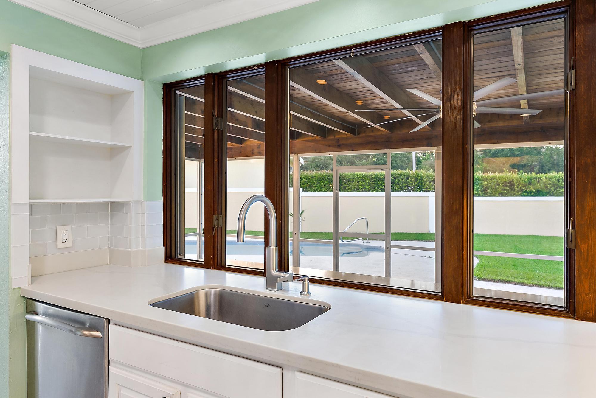 77 Holly Circle | Tequesta, Florida