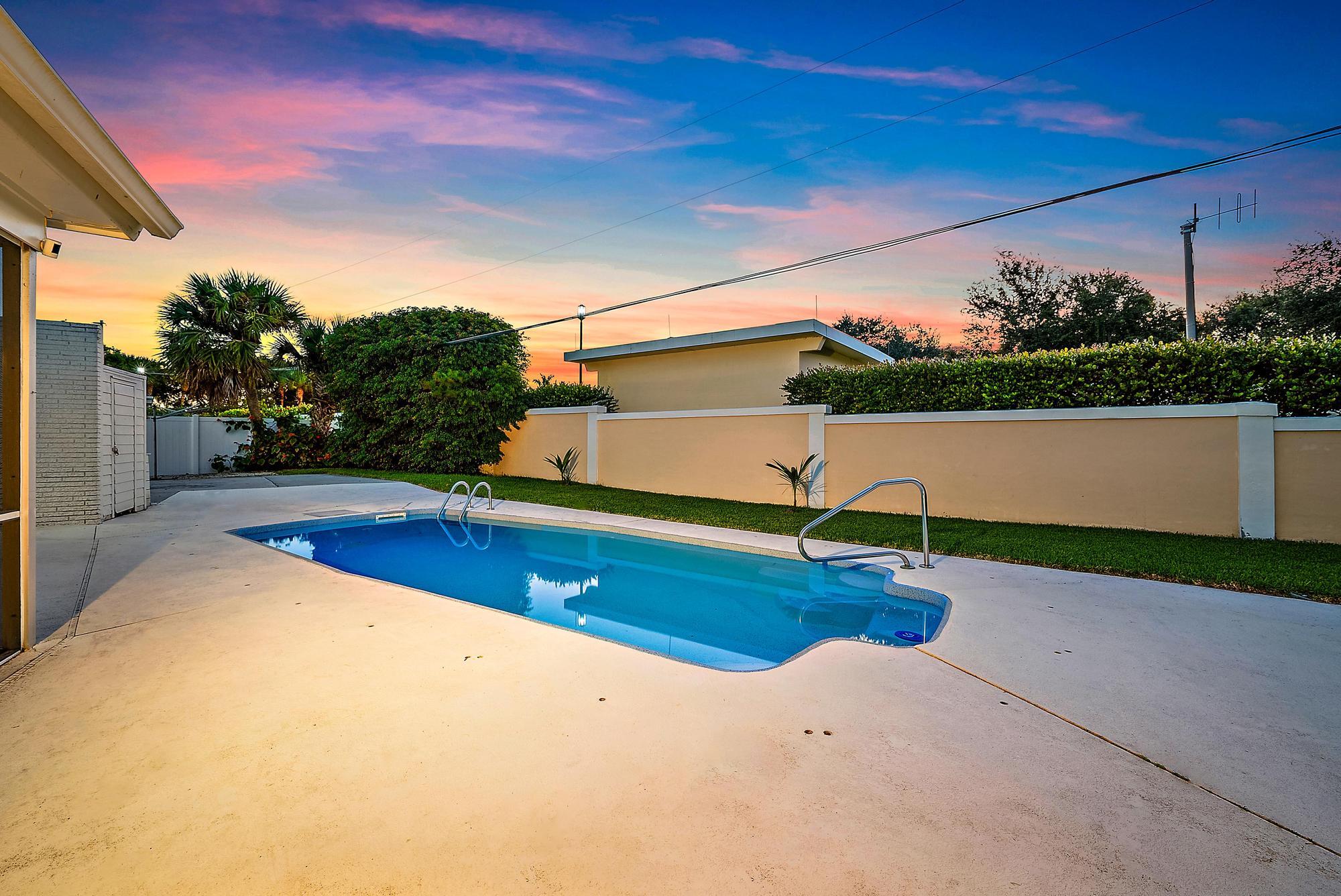 77 Holly Circle | Tequesta, Florida