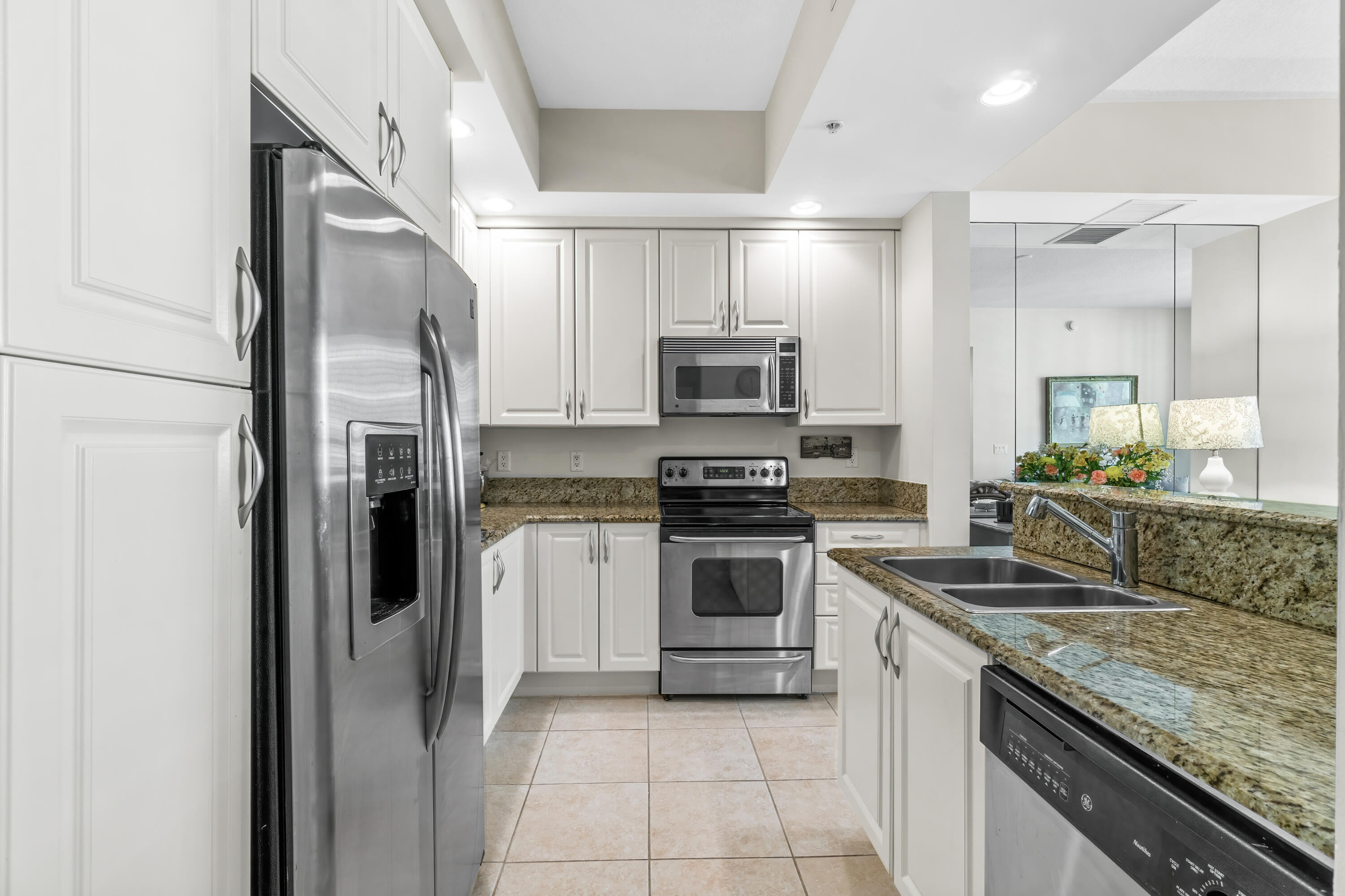 801 S Olive Avenue 813