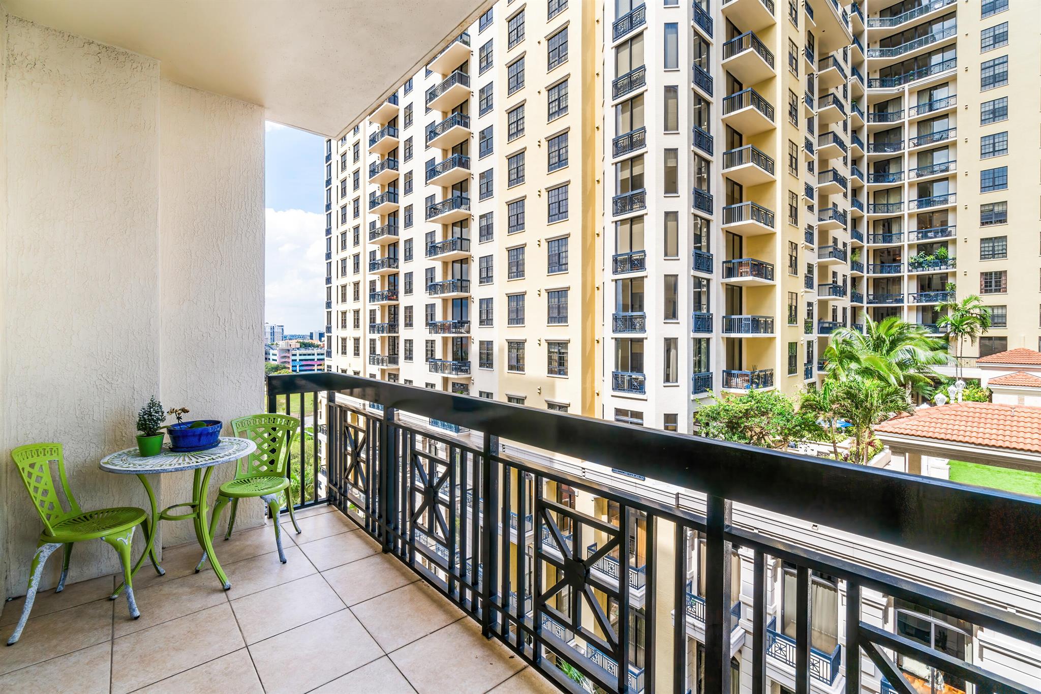 801 S Olive Avenue 813