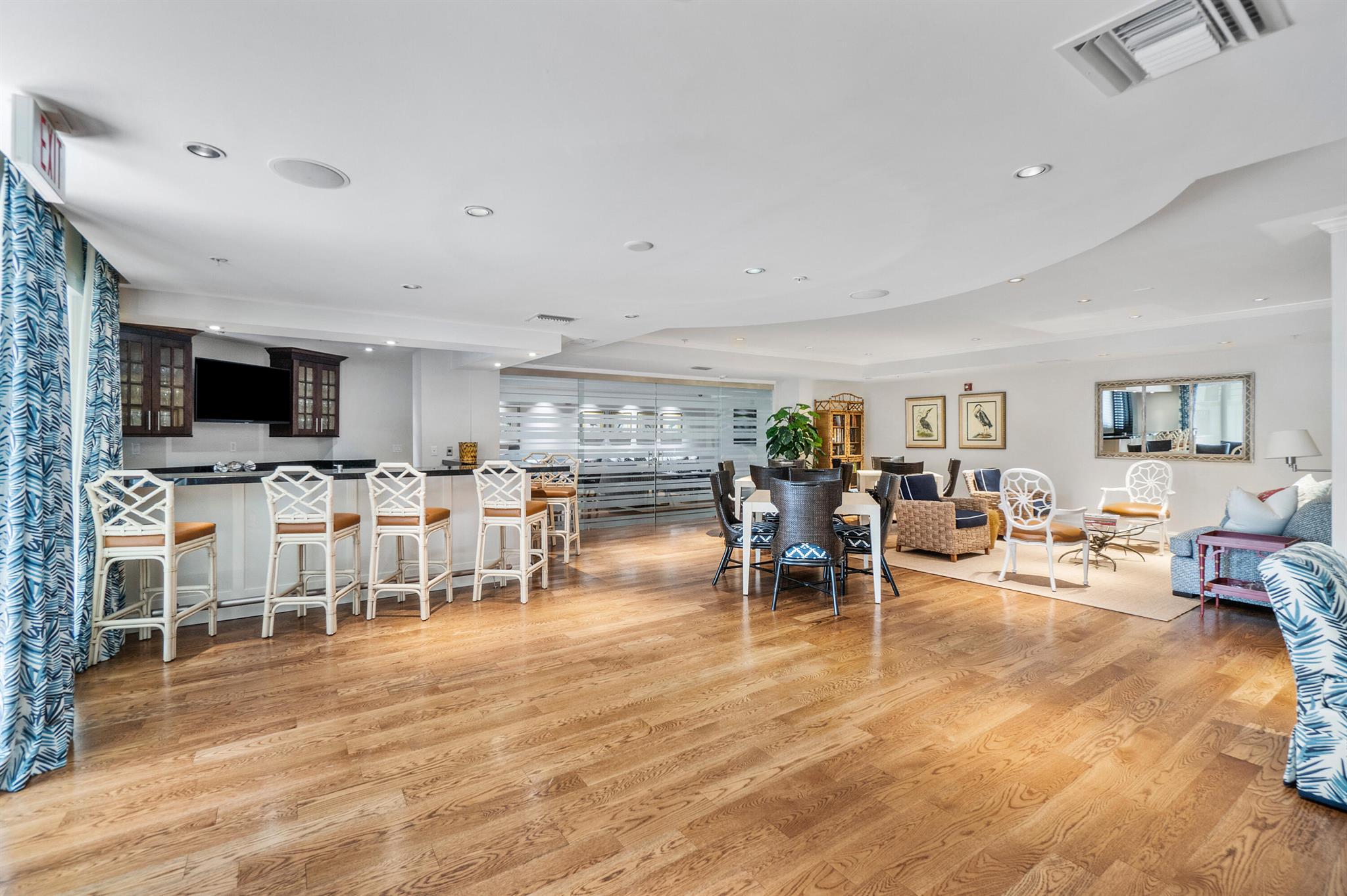 801 S Olive Avenue 813