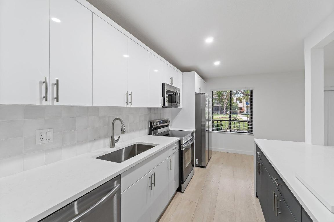 150 Pineview Road I4