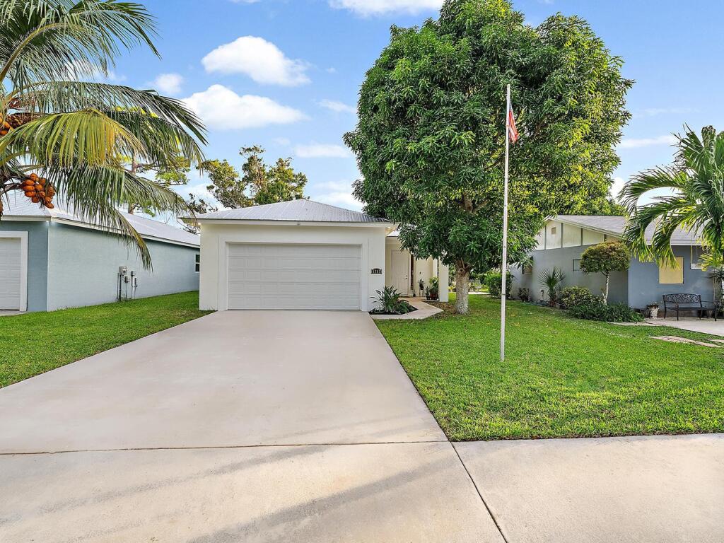 6762 2nd Street