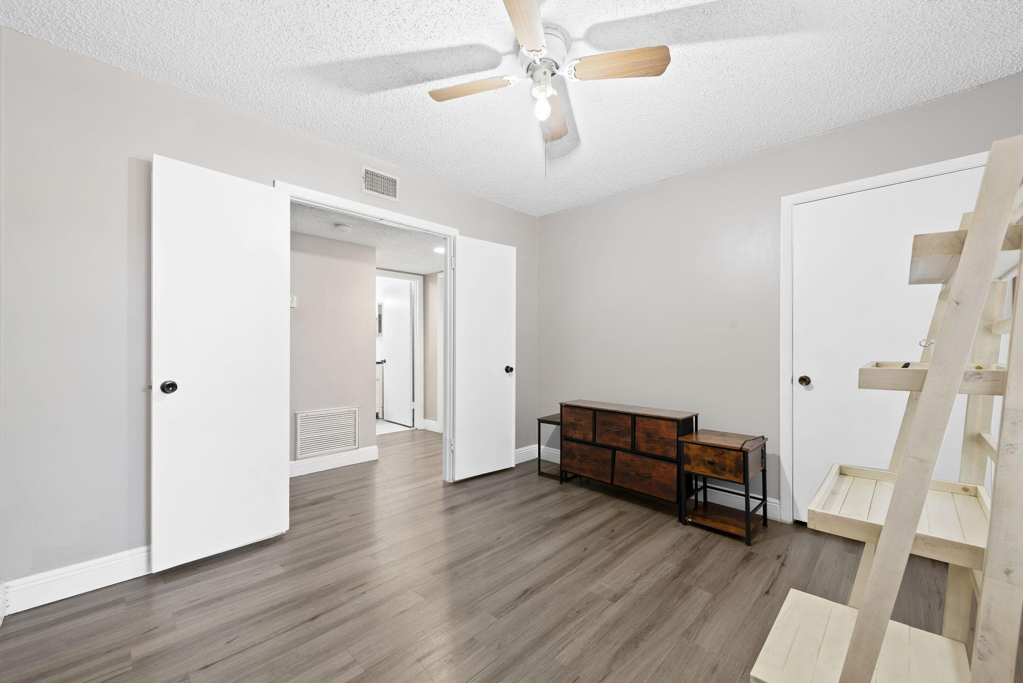 4501 W Mcnab Road 21