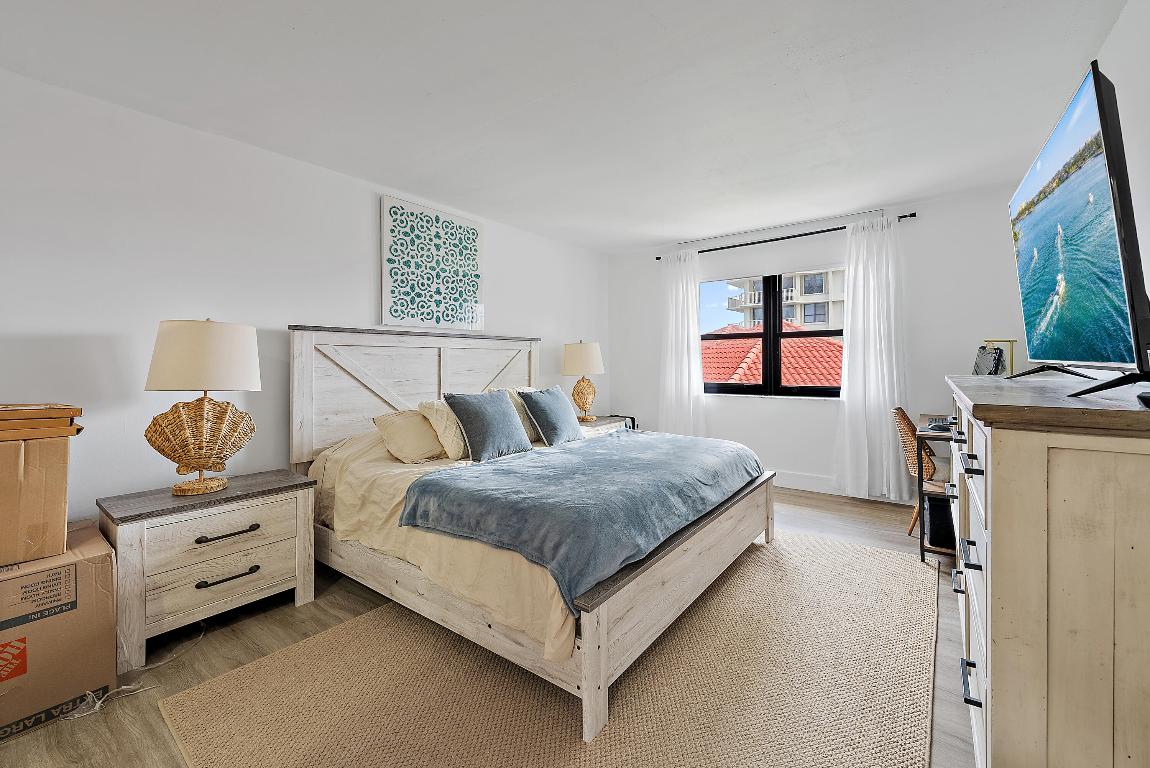 5480 N Ocean Drive B1b