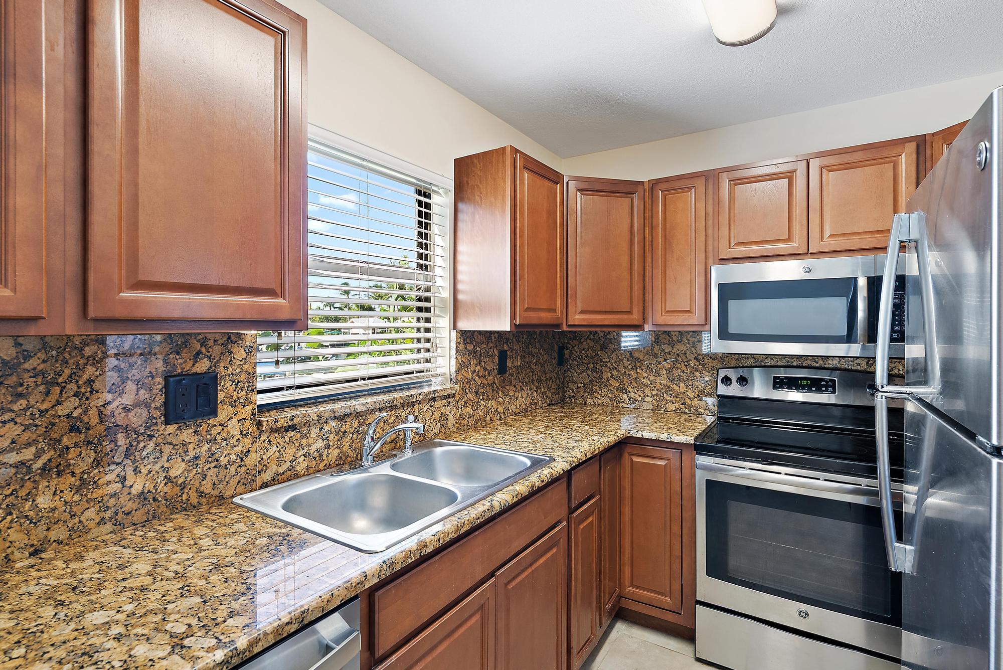 135 Shore Court 204