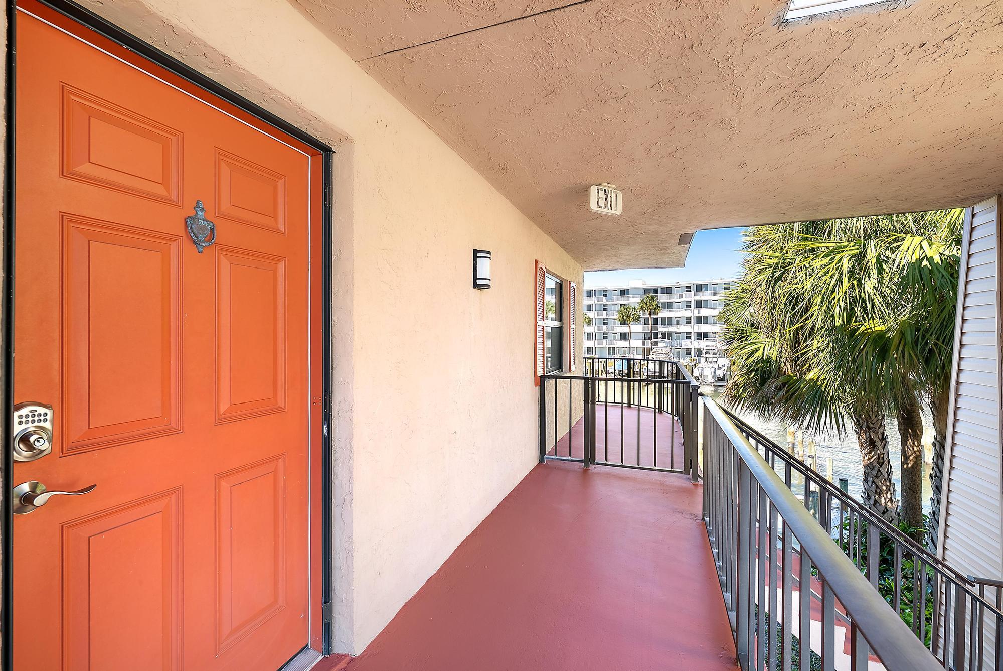 135 Shore Court 204