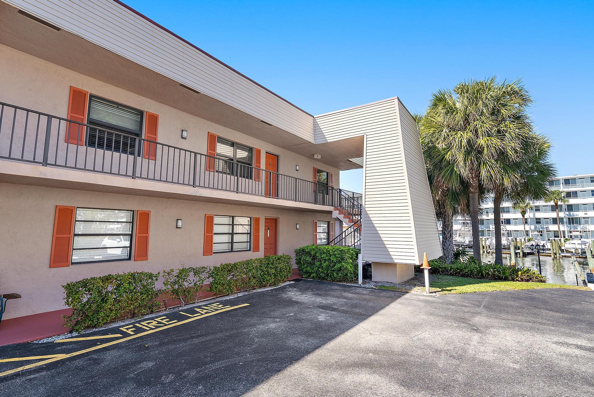 135 Shore Court 204