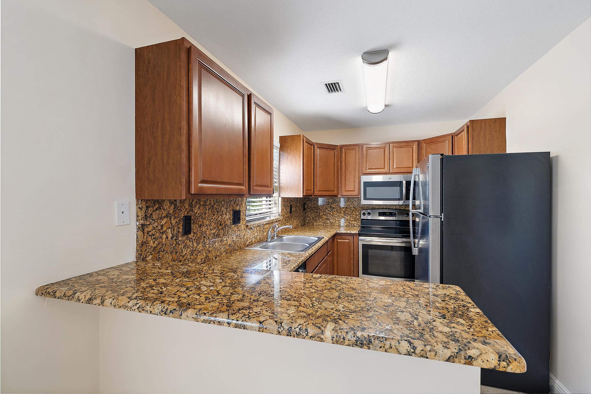 135 Shore Court 204