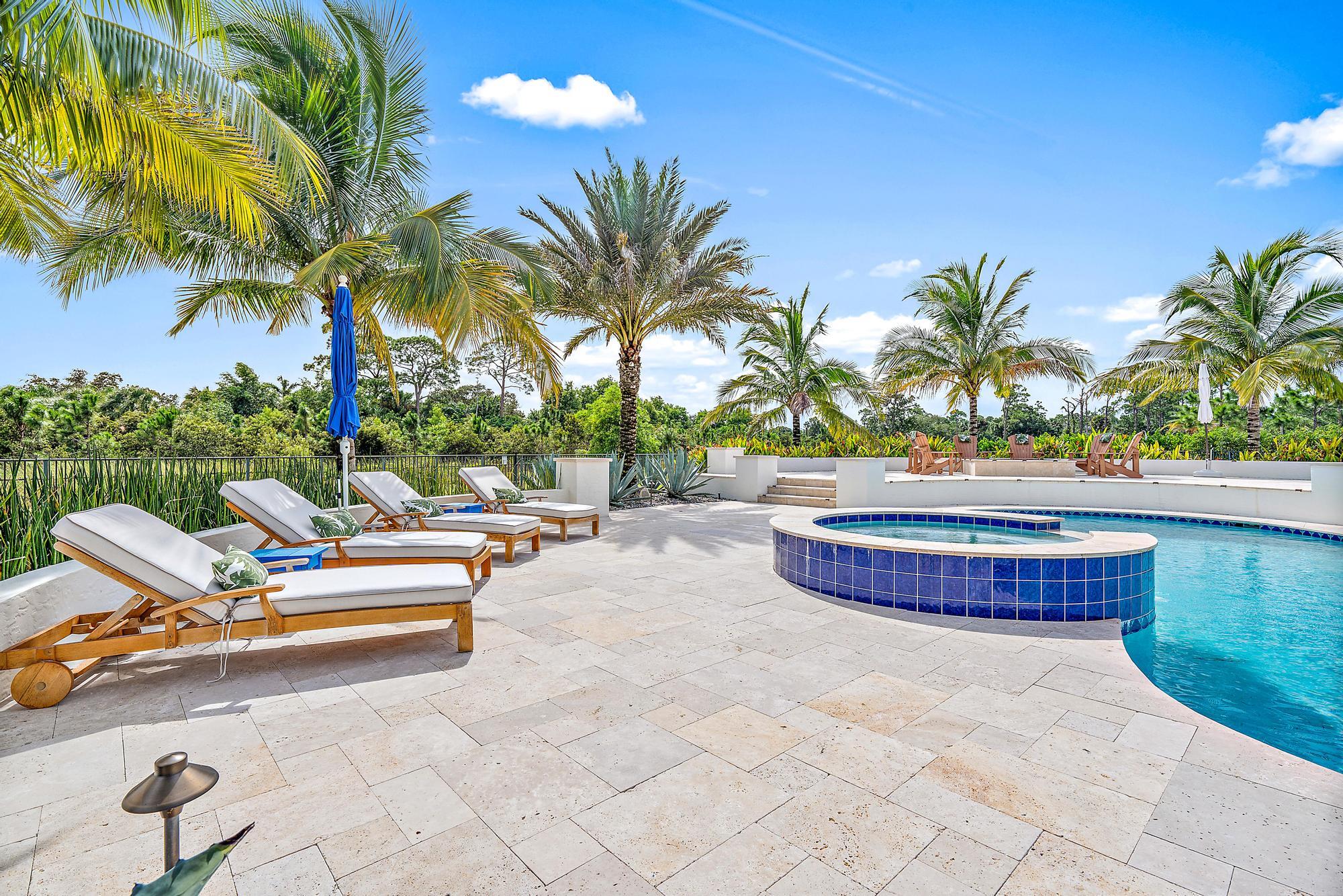 8164 SE Old Plantation Circle