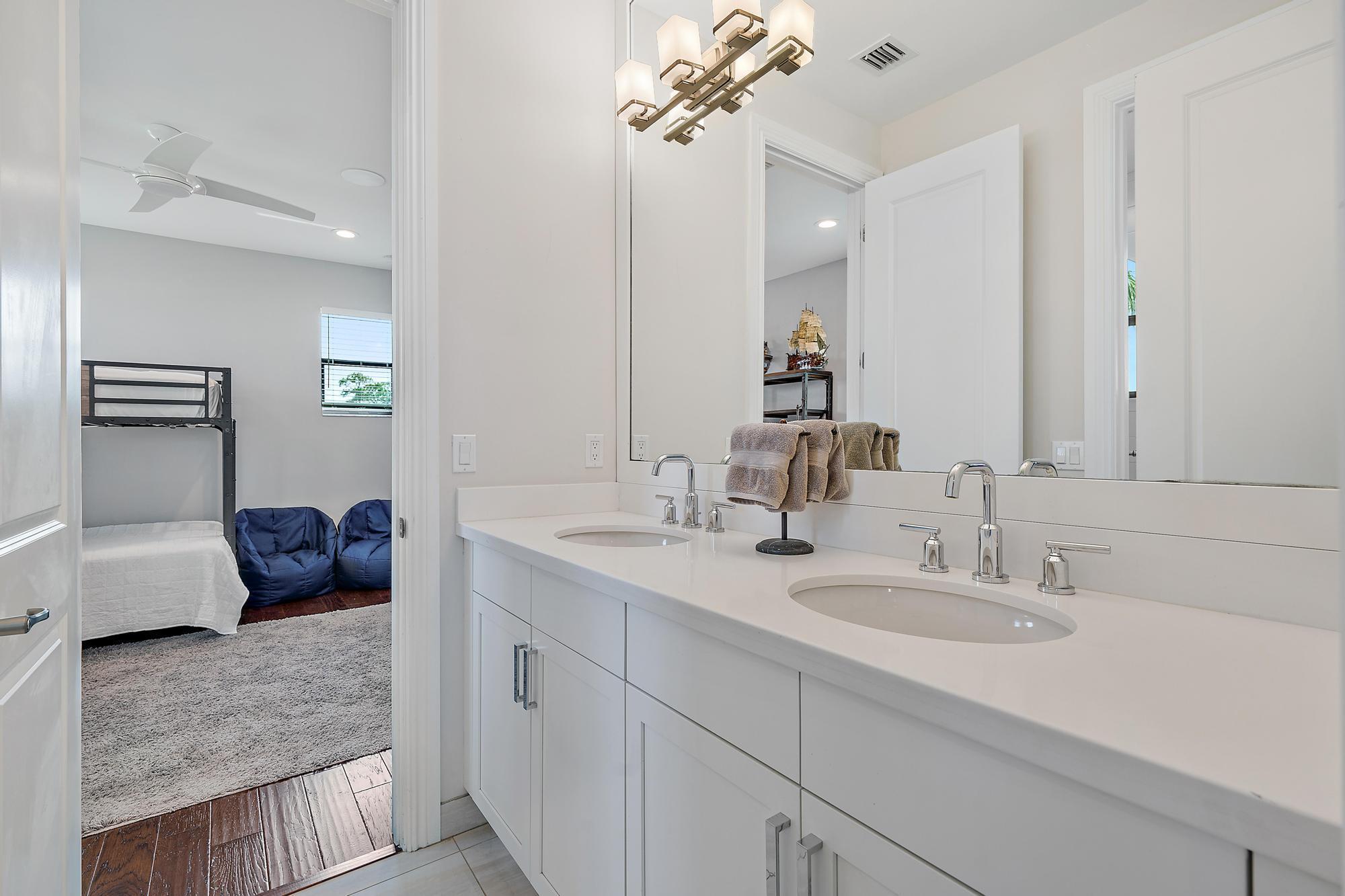 8164 SE Old Plantation Circle