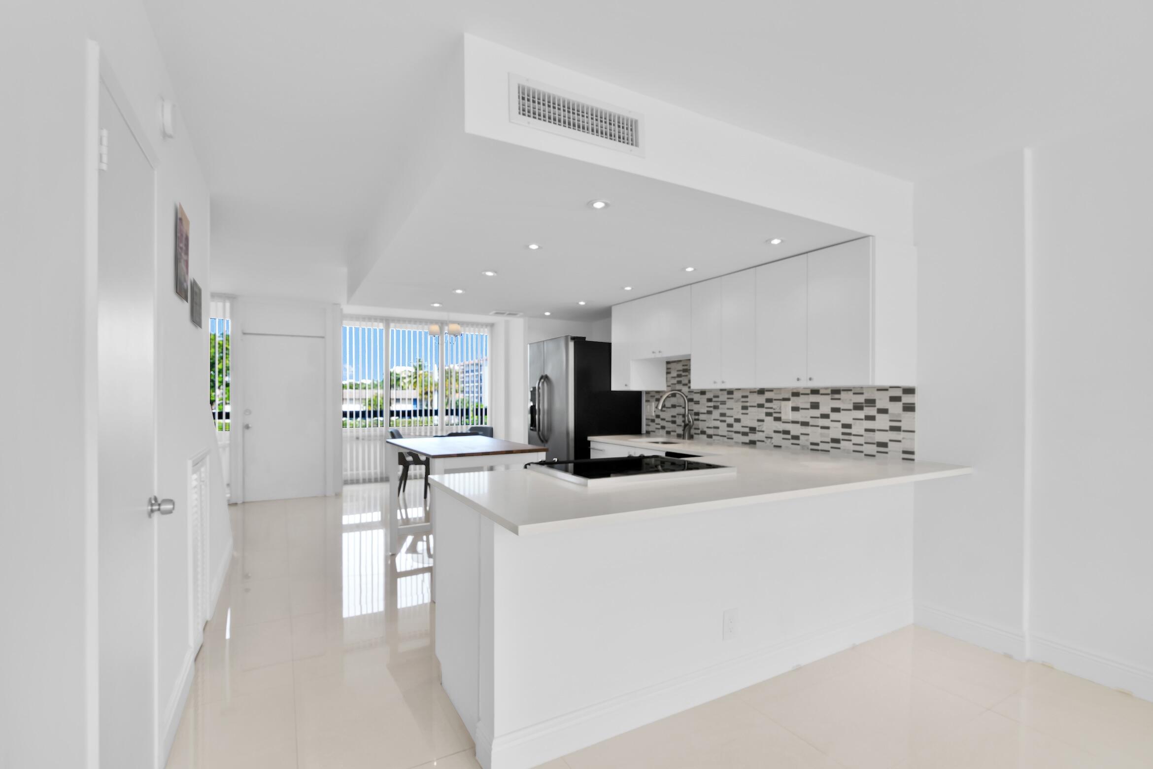 1401 S Federal Highway 206