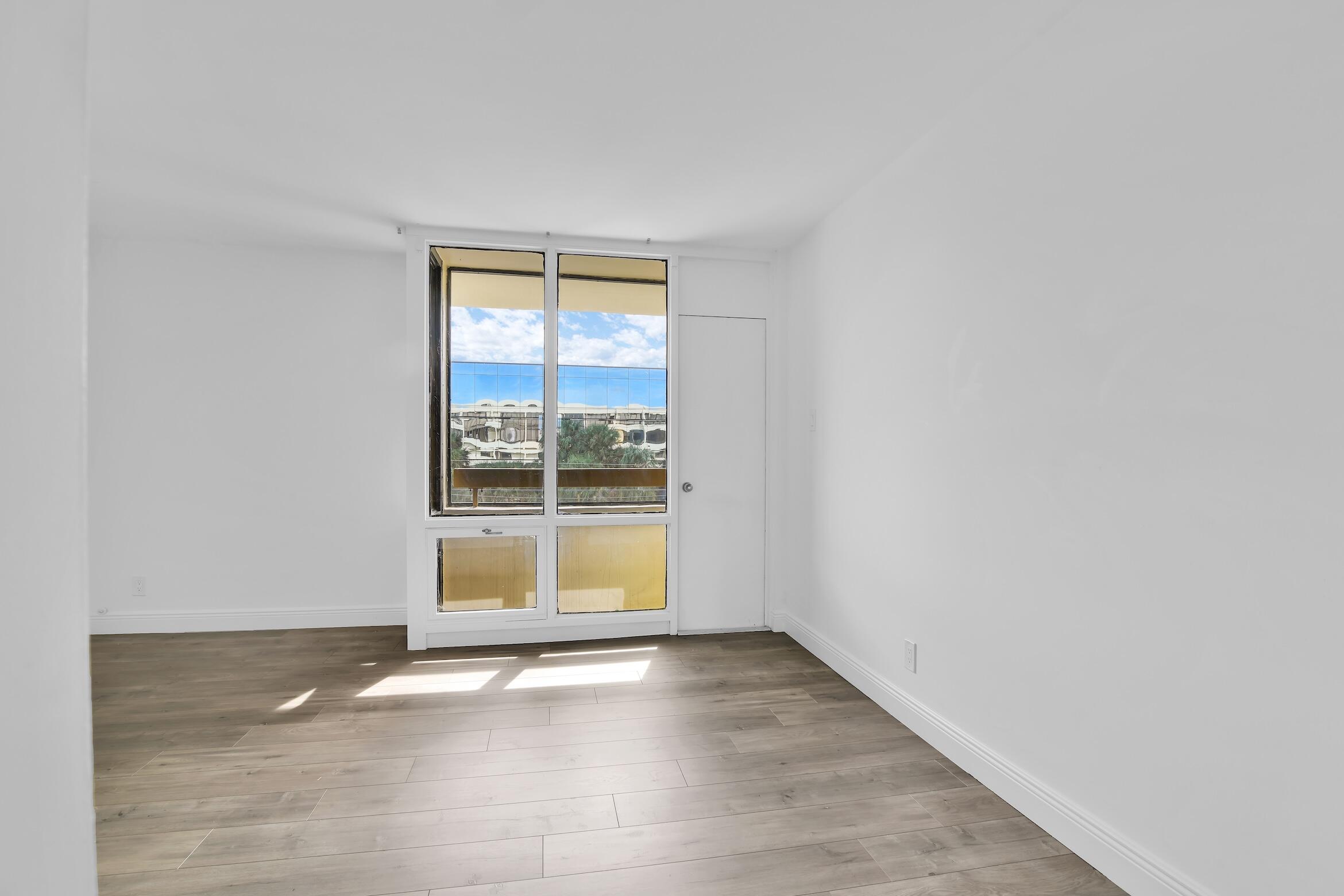 1401 S Federal Highway 206