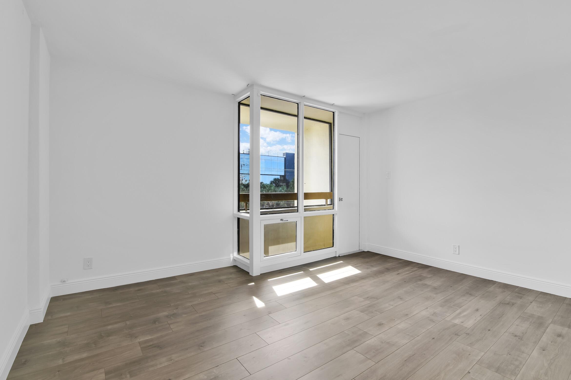 1401 S Federal Highway 206