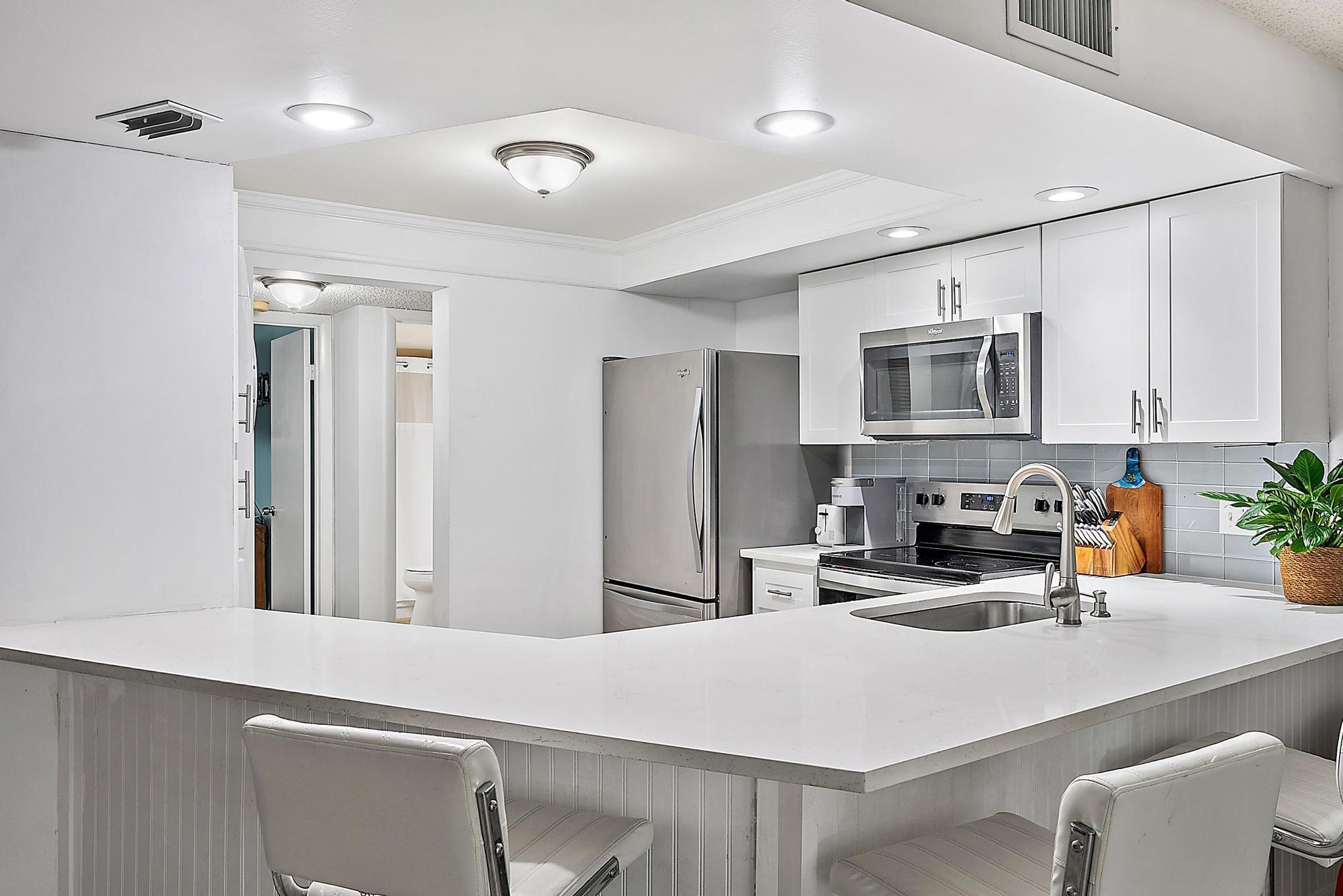 1605 S Us Highway 1 E401