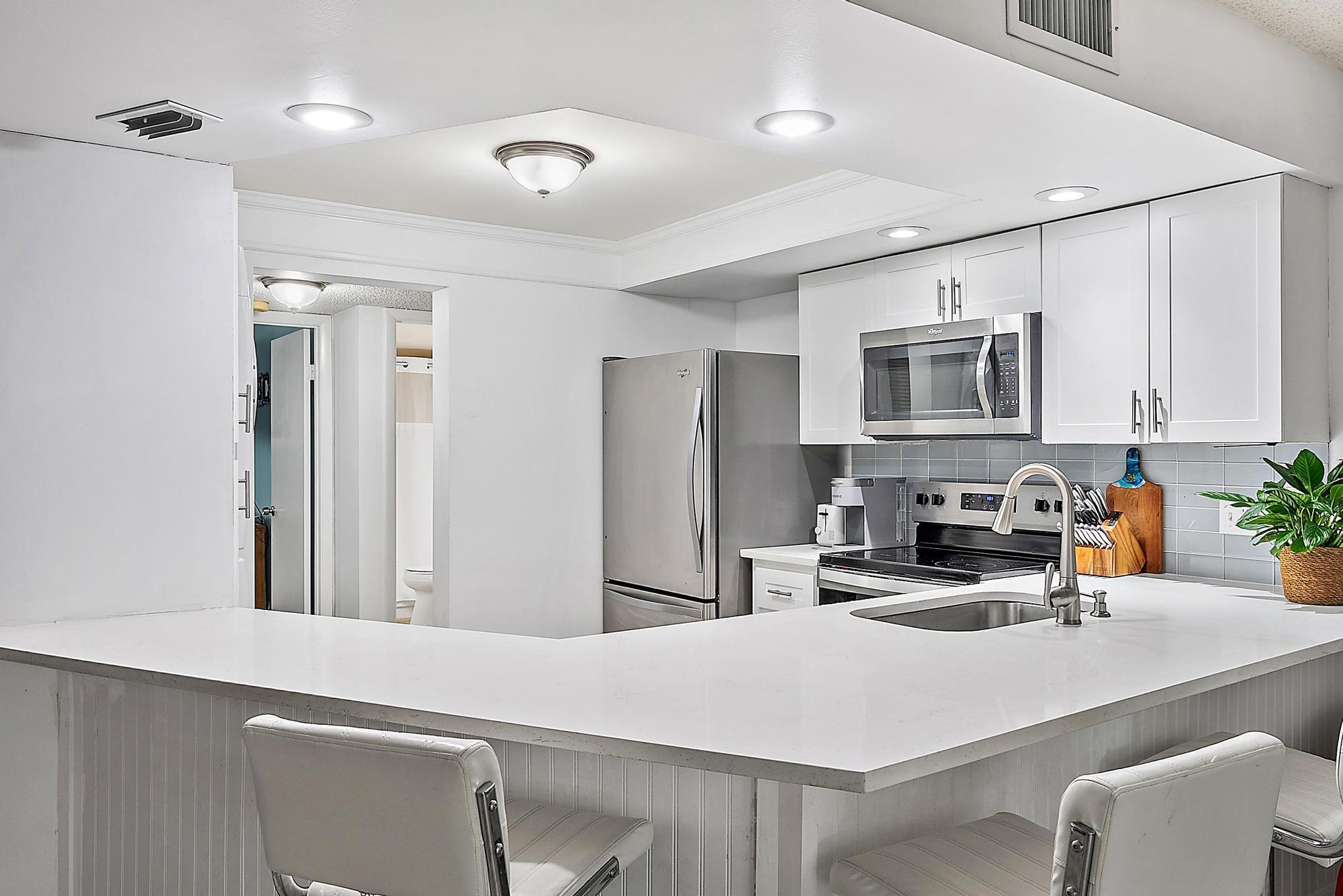 1605 S Us Highway 1 E401