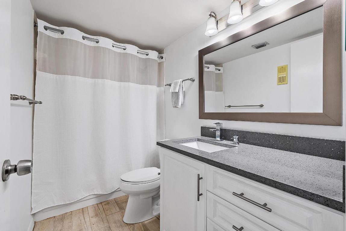 1605 S Us Highway 1 E401