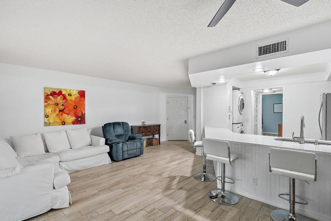 1605 S Us Highway 1 E401