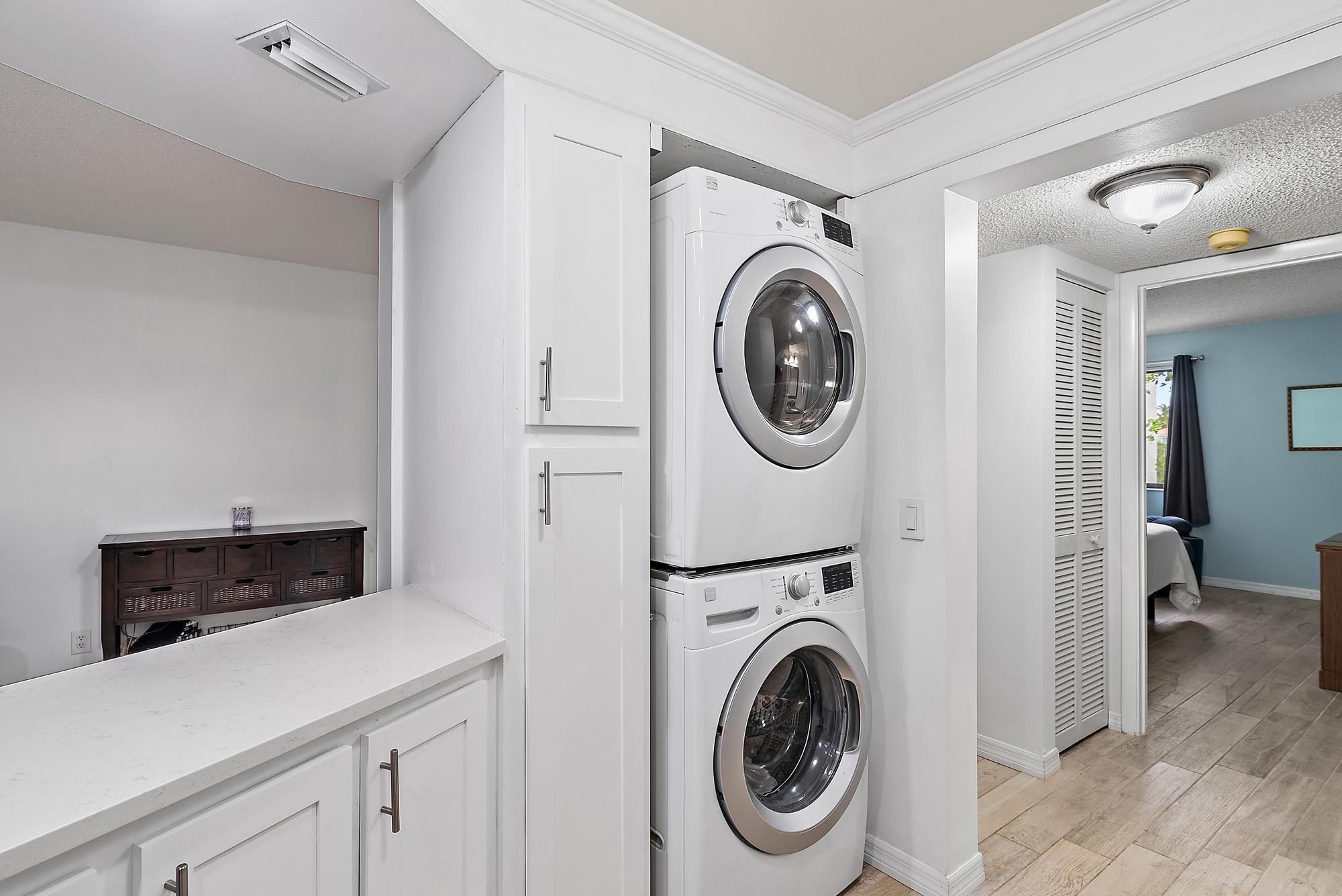 1605 S Us Highway 1 E401