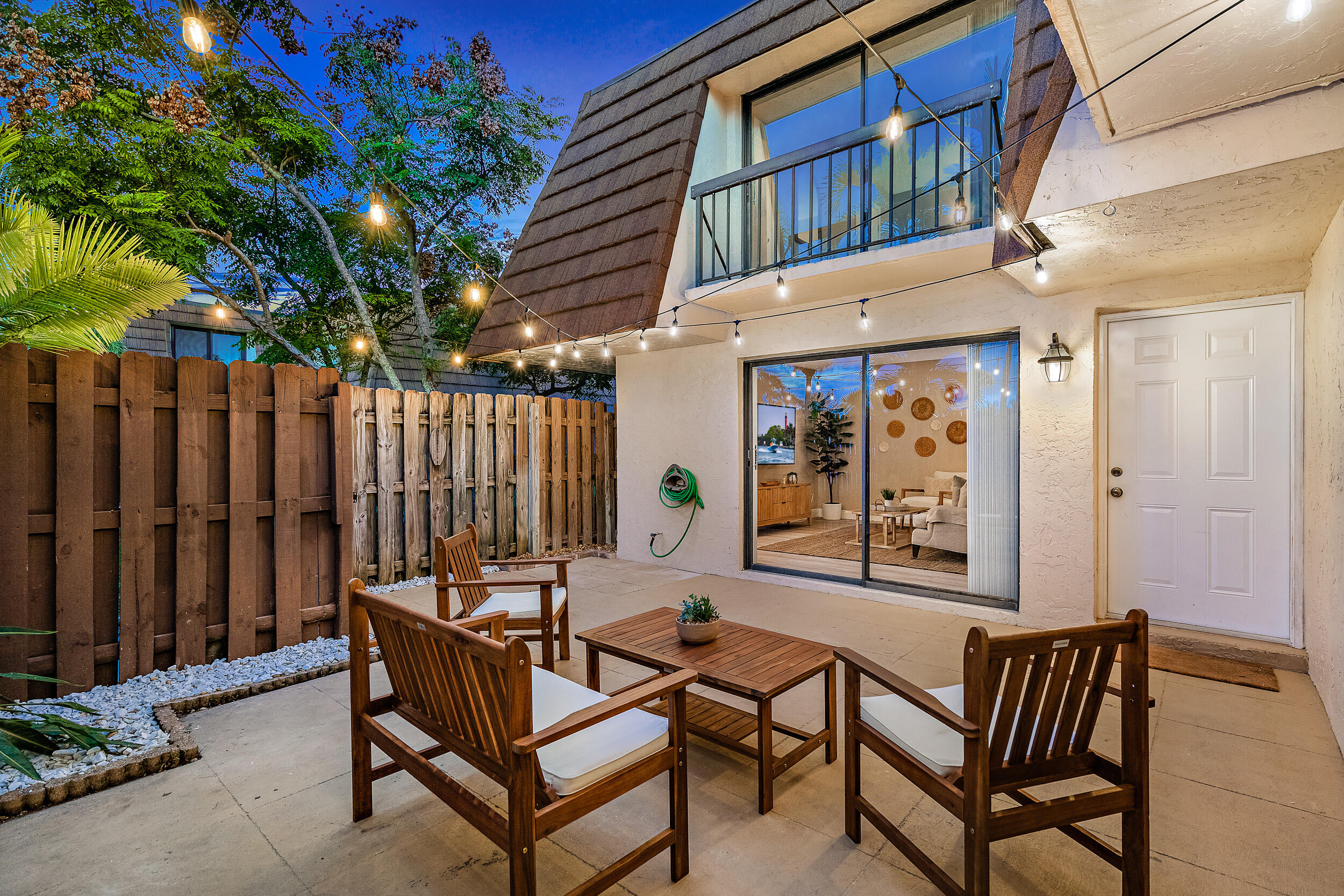 825 Center Street 12d