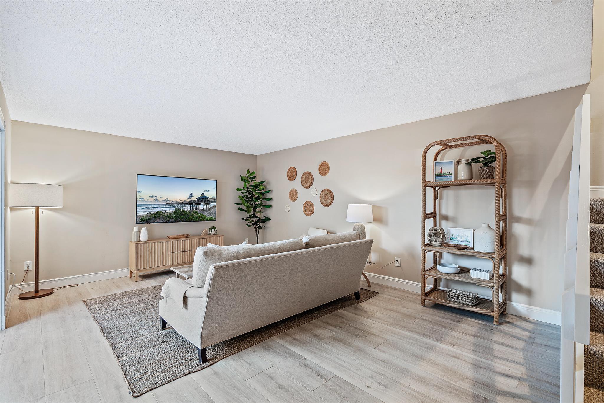 825 Center Street 12d