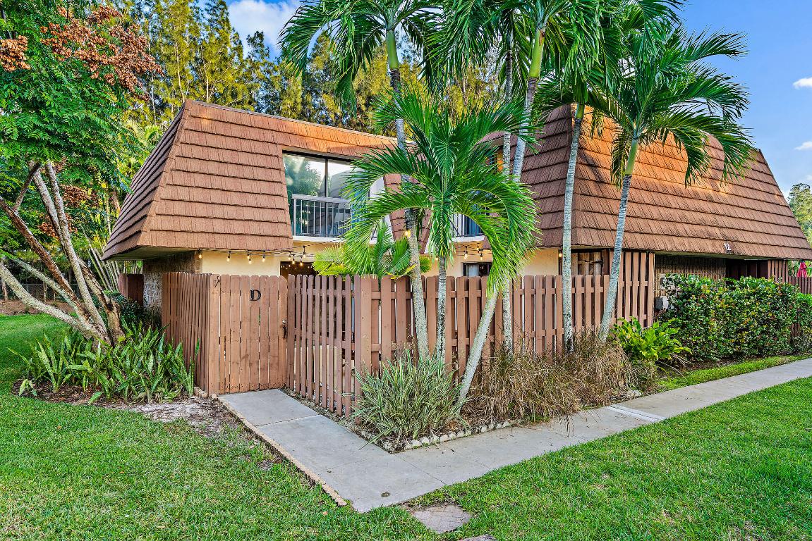 825 Center Street 12d