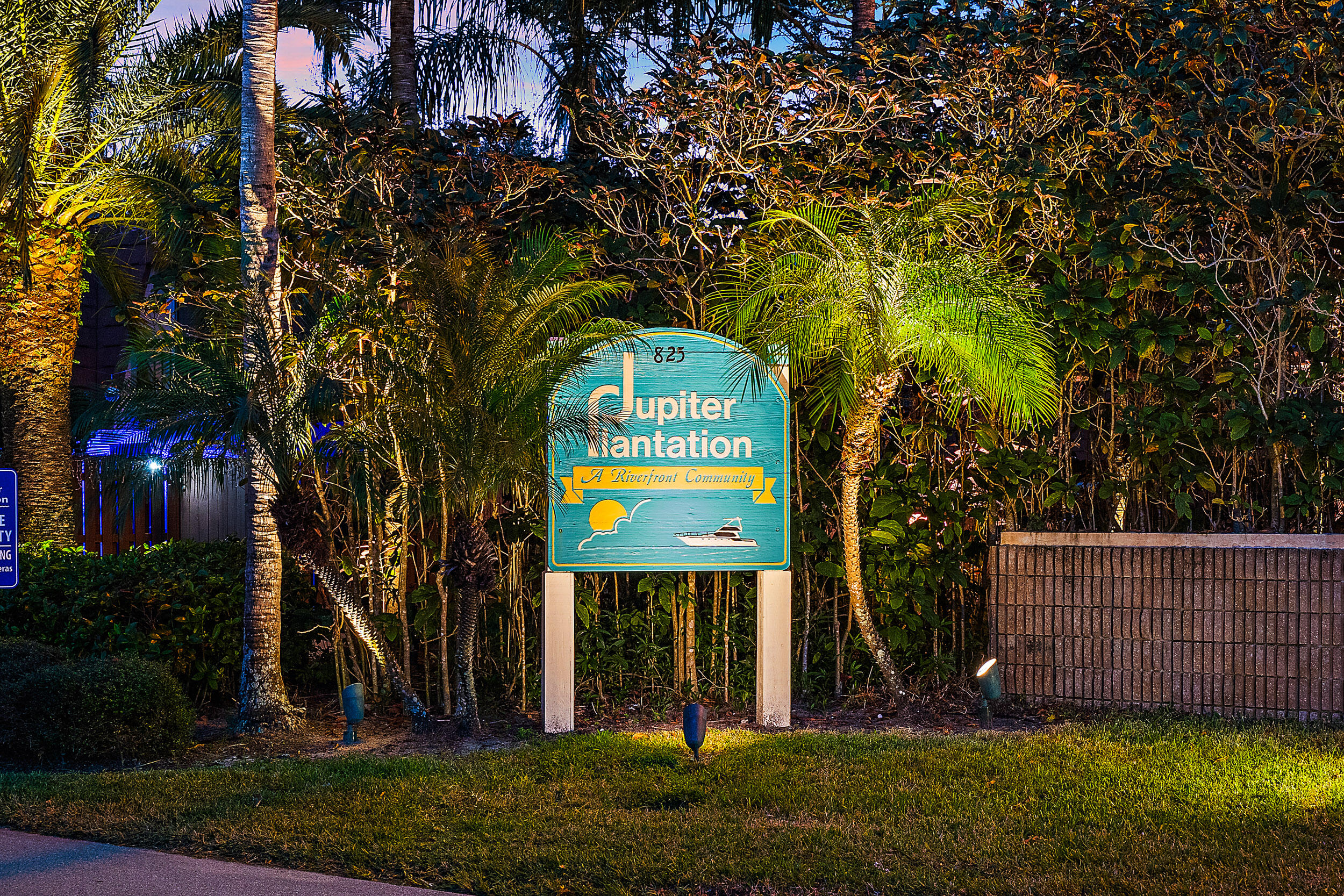 825 Center Street 12d