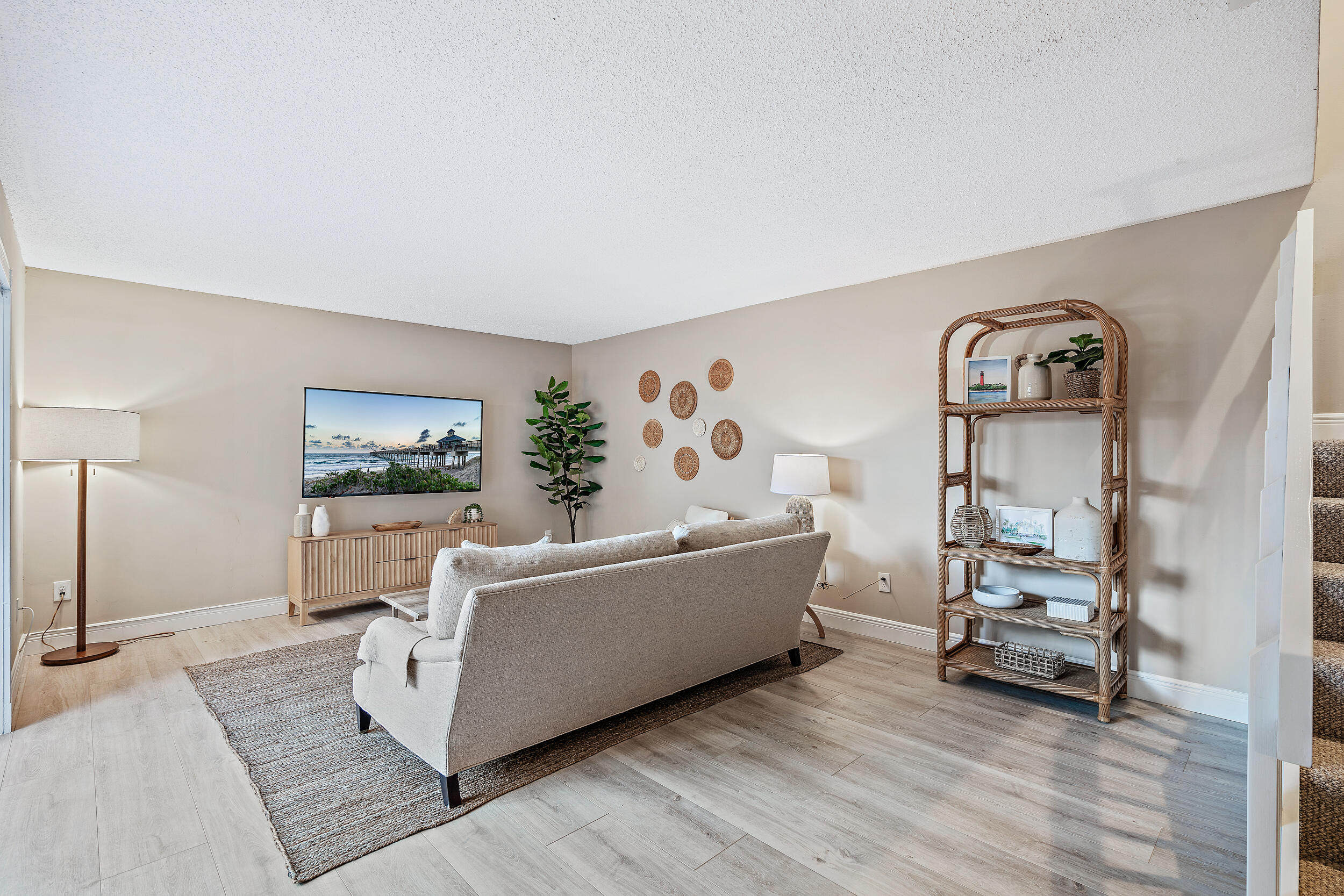 825 Center Street 12d