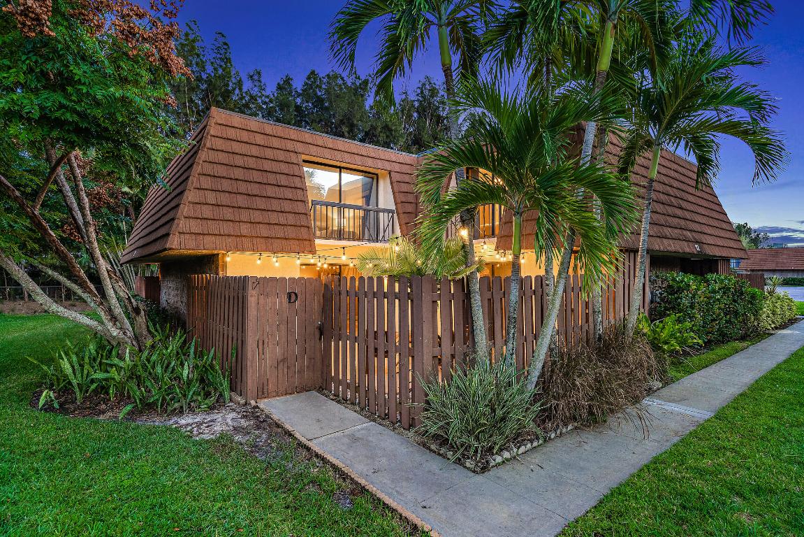 825 Center Street 12d