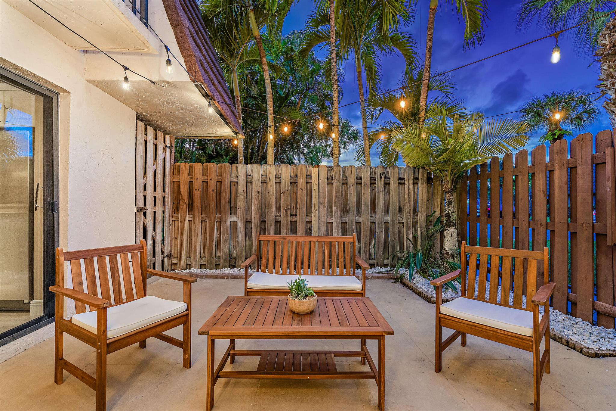 825 Center Street 12d