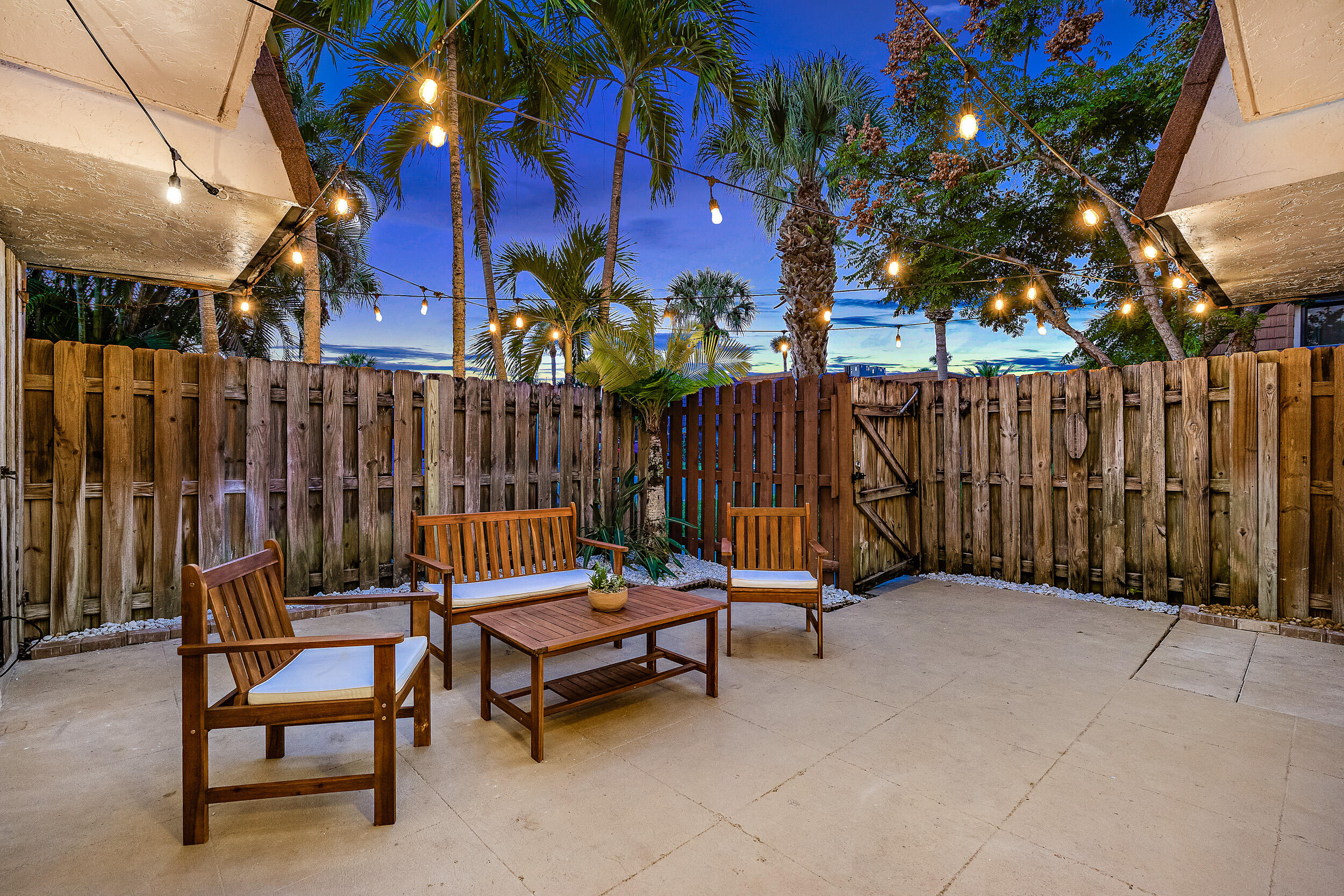 825 Center Street 12d