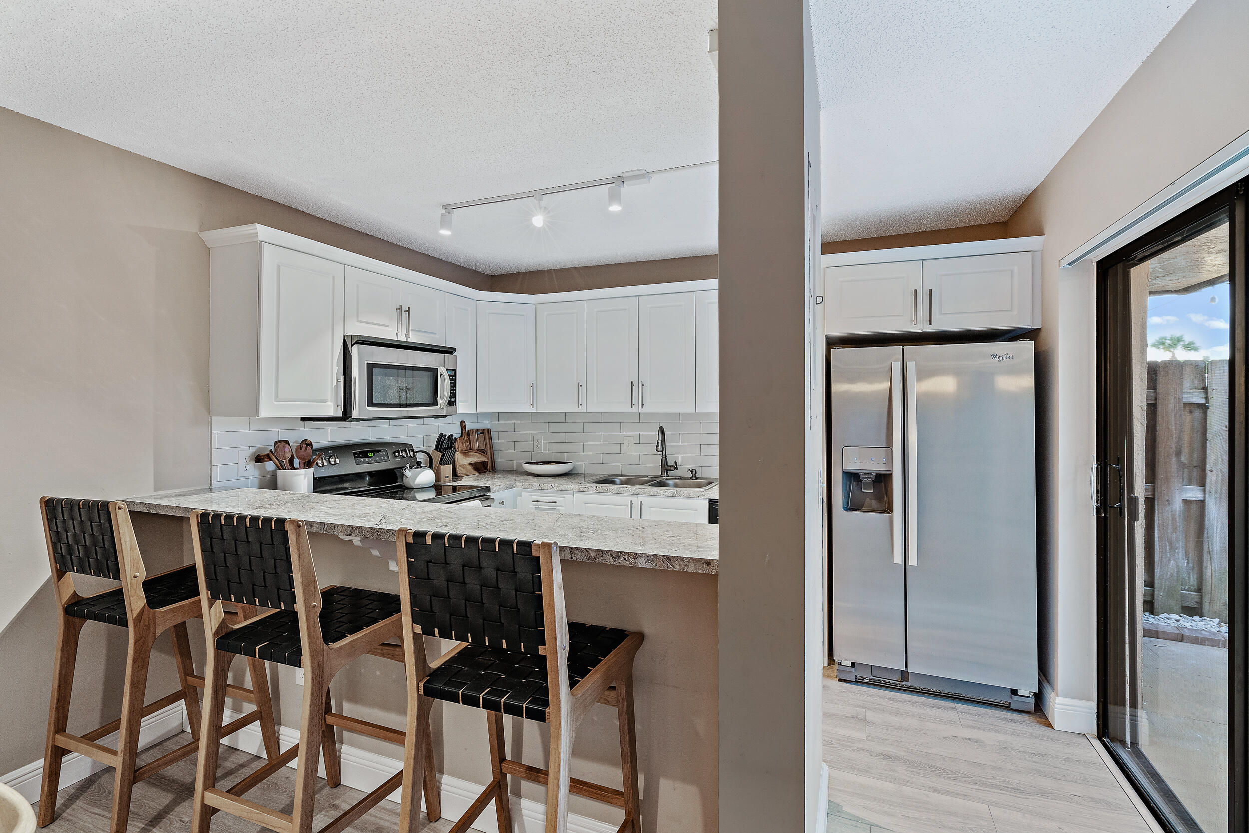 825 Center Street 12d