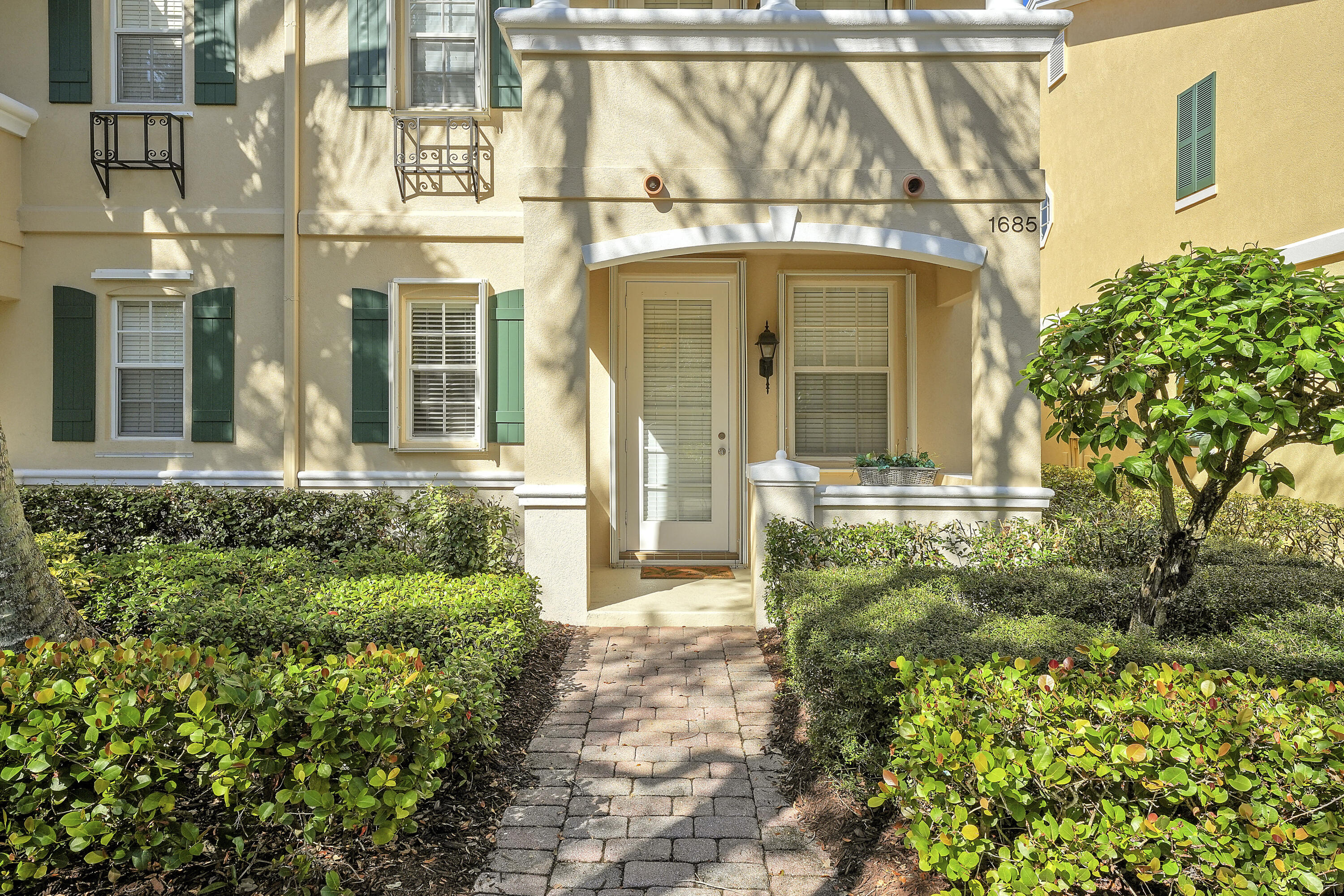 1685 Jeaga Drive
