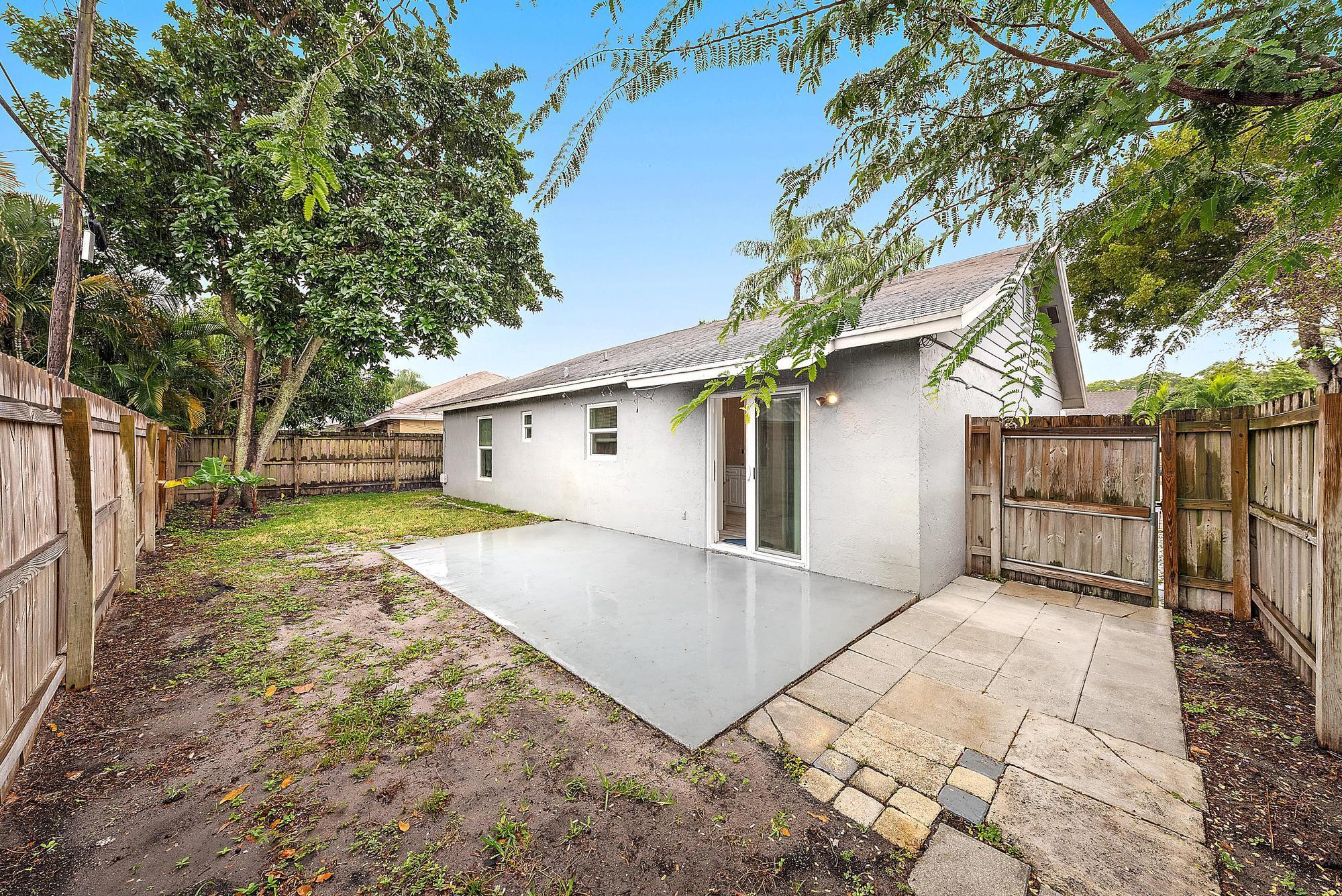 14576 Sunset Pines Drive