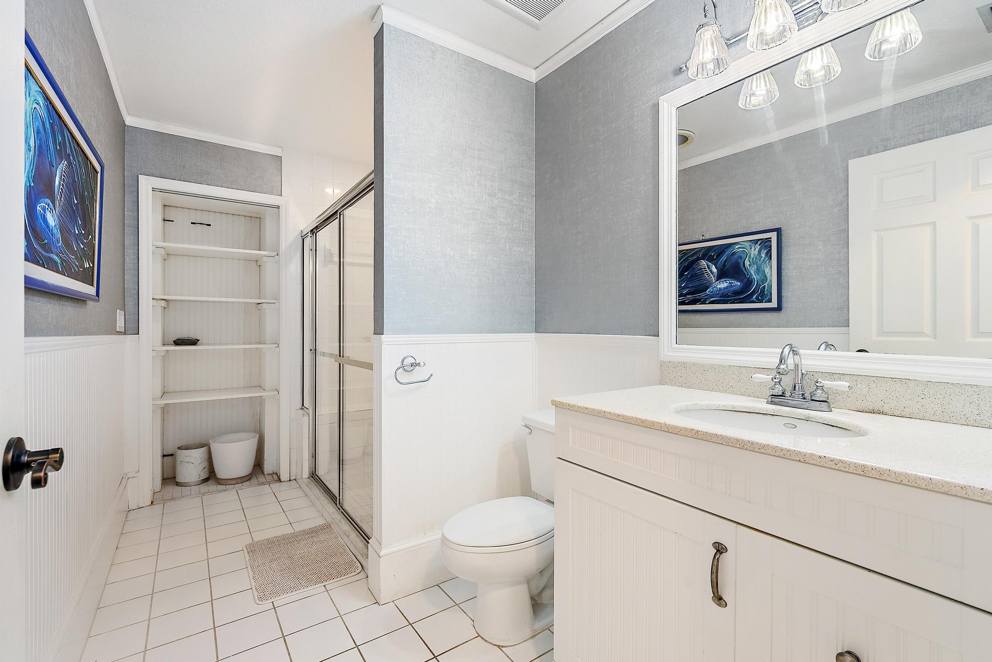 542 N Cypress Drive | Tequesta, Florida