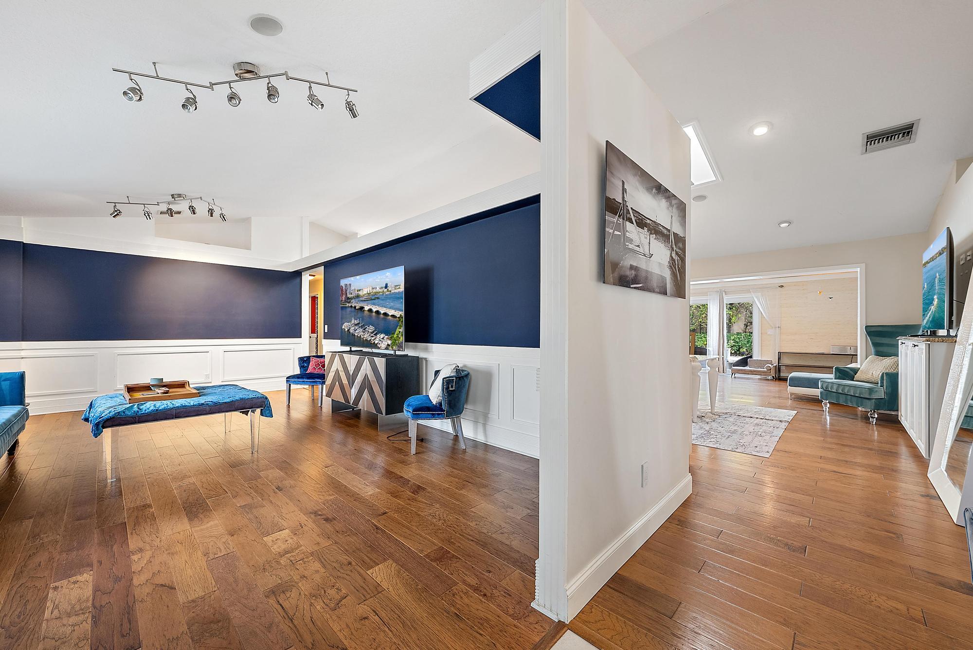 542 N Cypress Drive | Tequesta, Florida