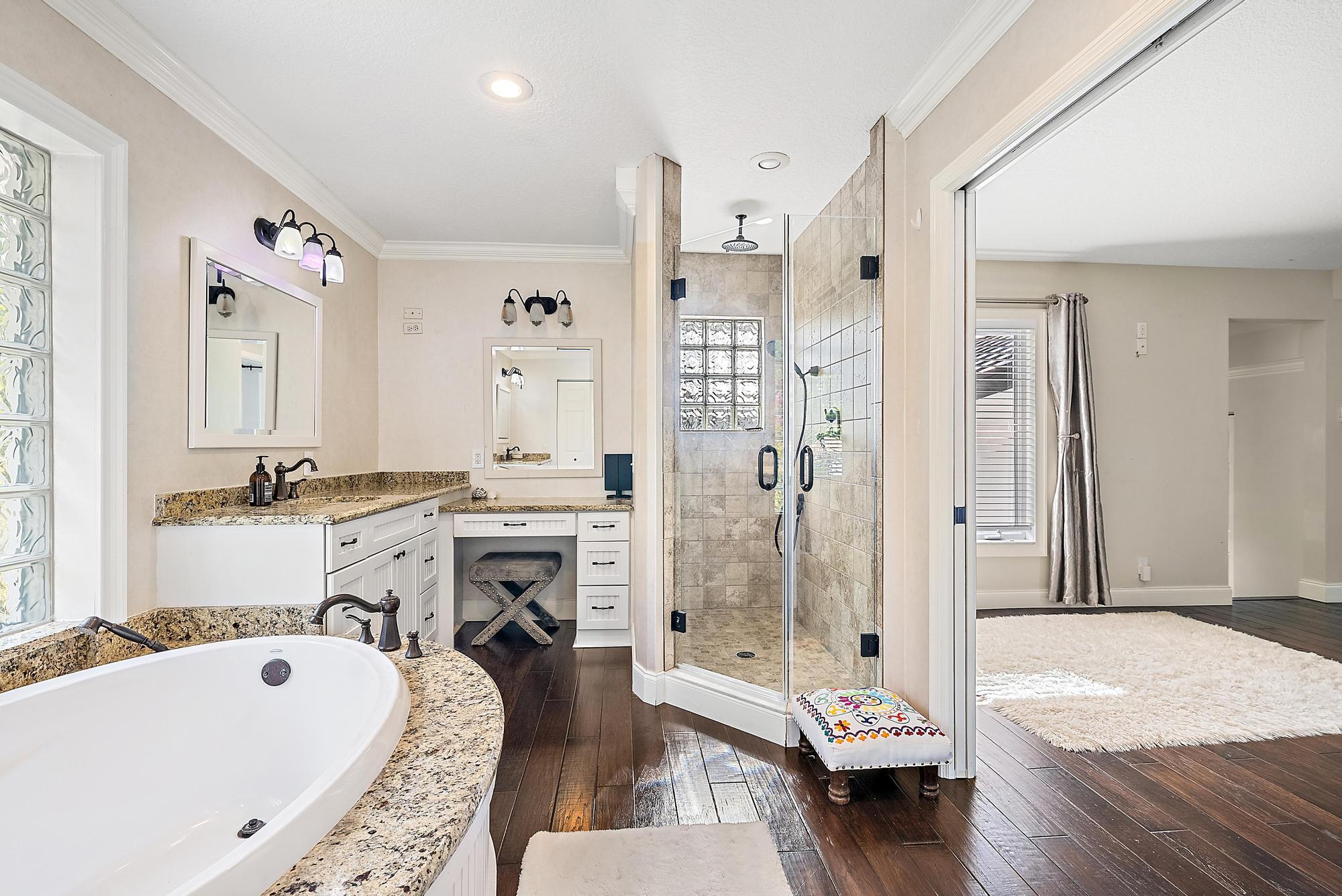 542 N Cypress Drive | Tequesta, Florida