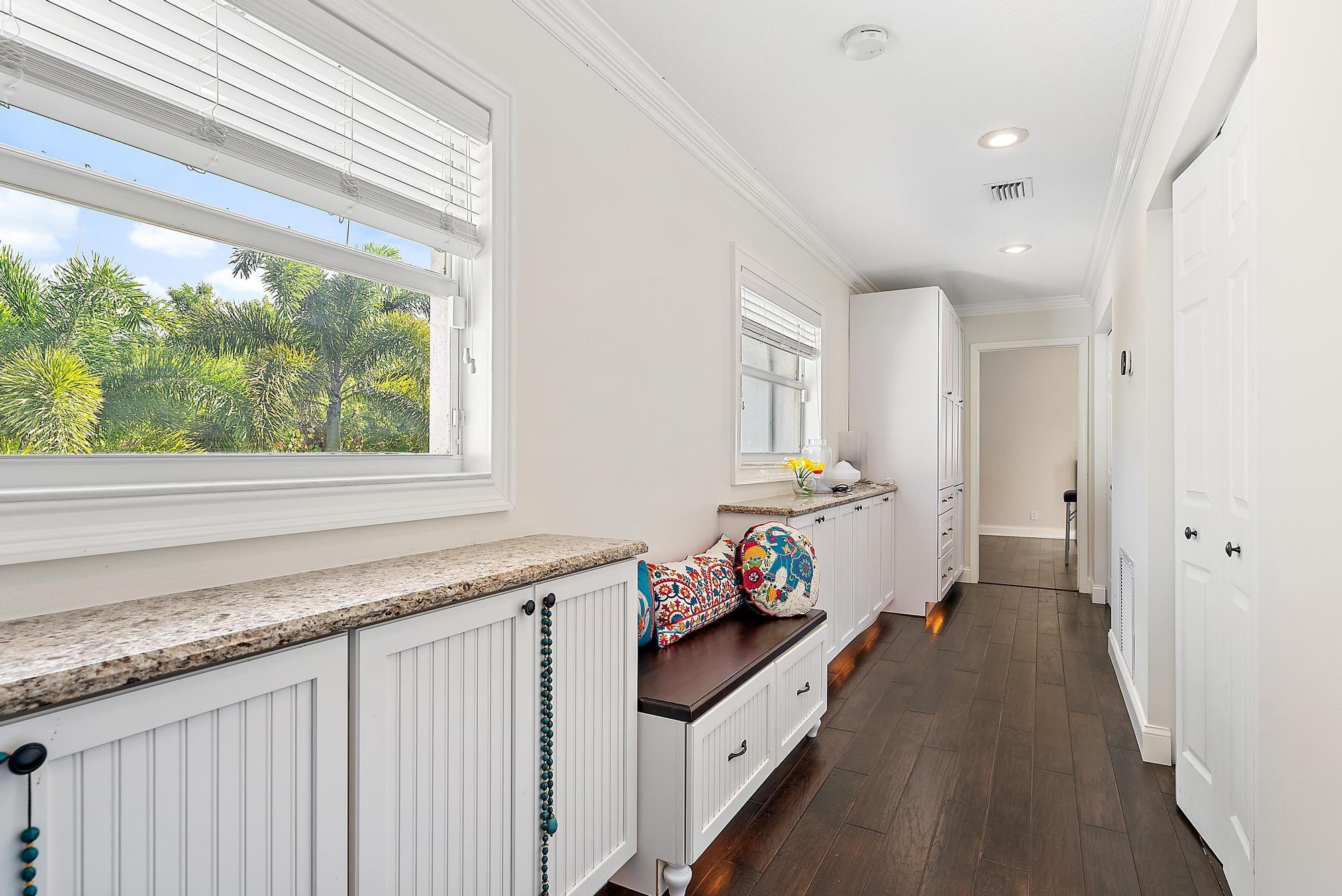 542 N Cypress Drive | Tequesta, Florida