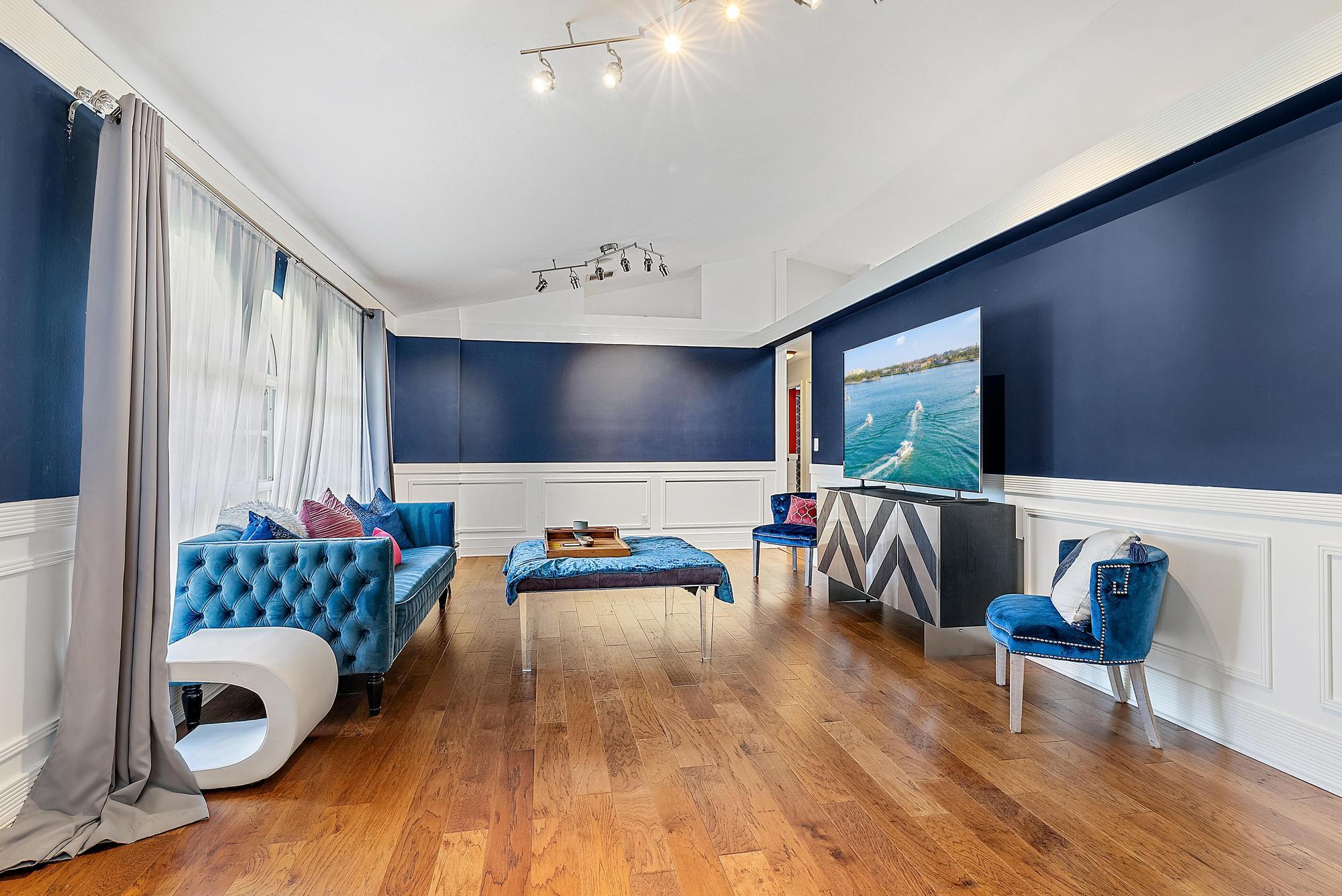 542 N Cypress Drive | Tequesta, Florida