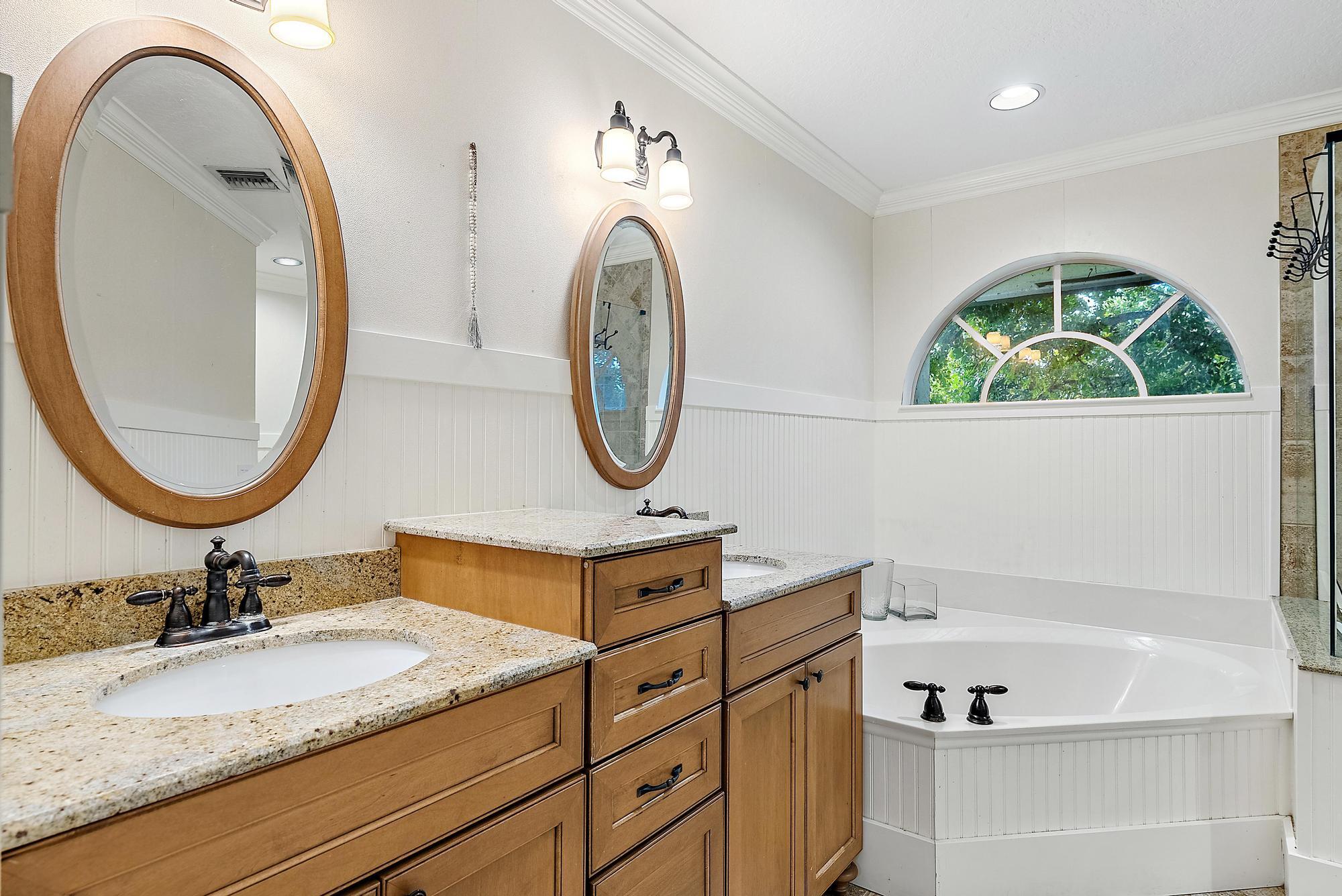 542 N Cypress Drive | Tequesta, Florida