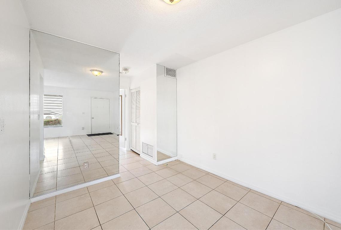 2929 SE Ocean Boulevard 103-2, Stuart Unit: 103-2