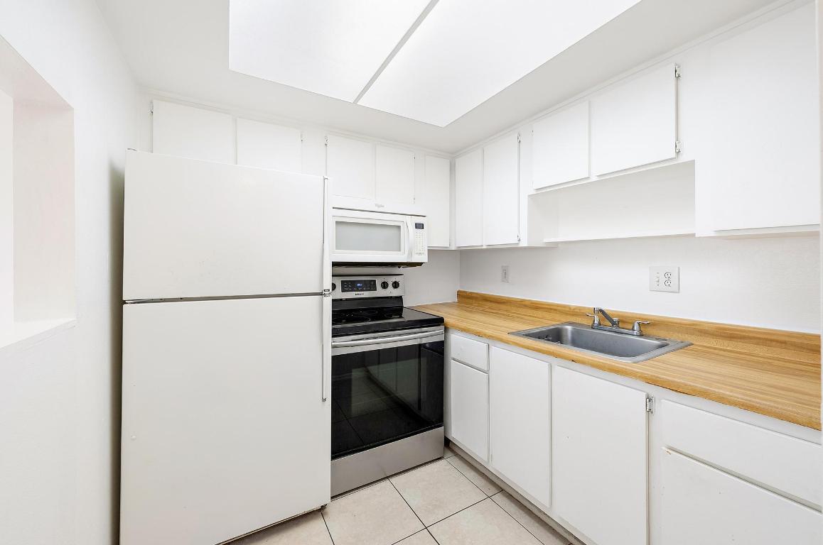 2929 SE Ocean Boulevard 103-2, Stuart Unit: 103-2