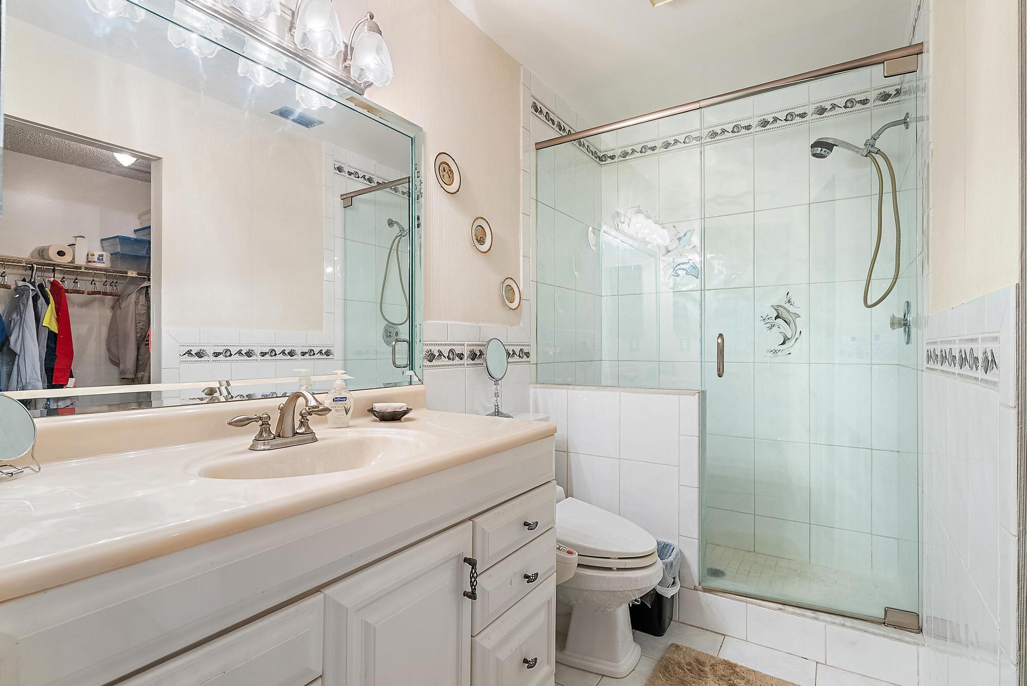 7633 Tahiti Lane 204, Lake Worth Unit: 204